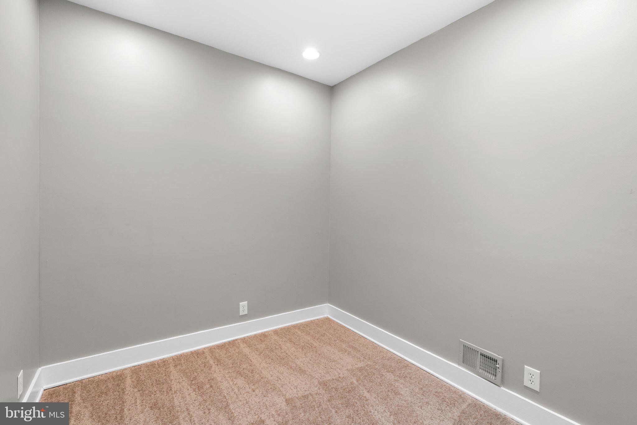 WASHINGTON VILLAGE - Residential