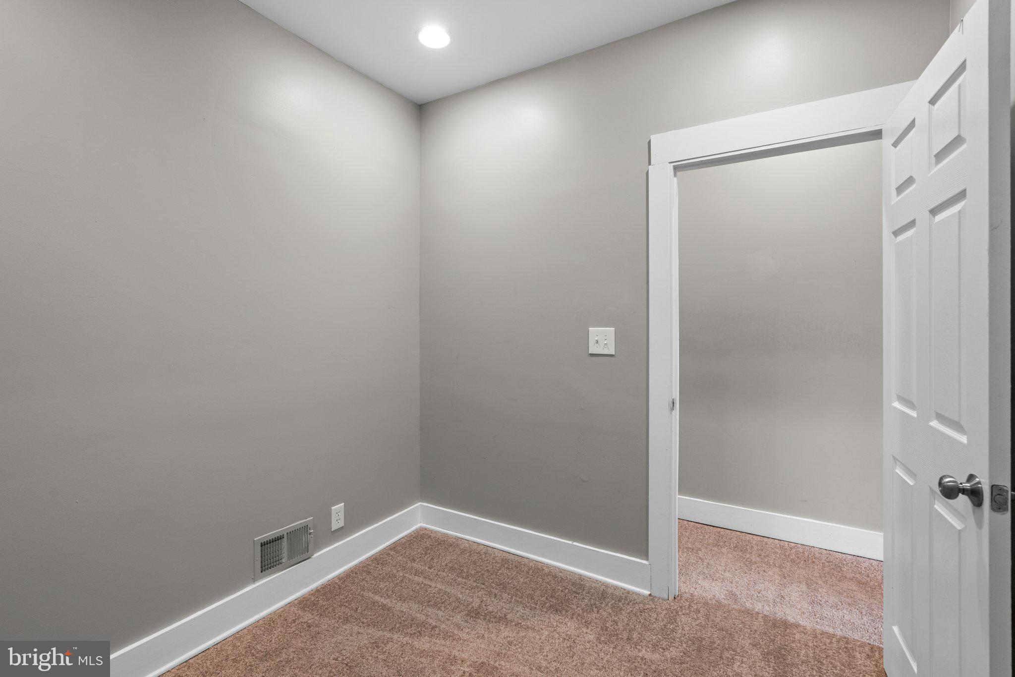 WASHINGTON VILLAGE - Residential