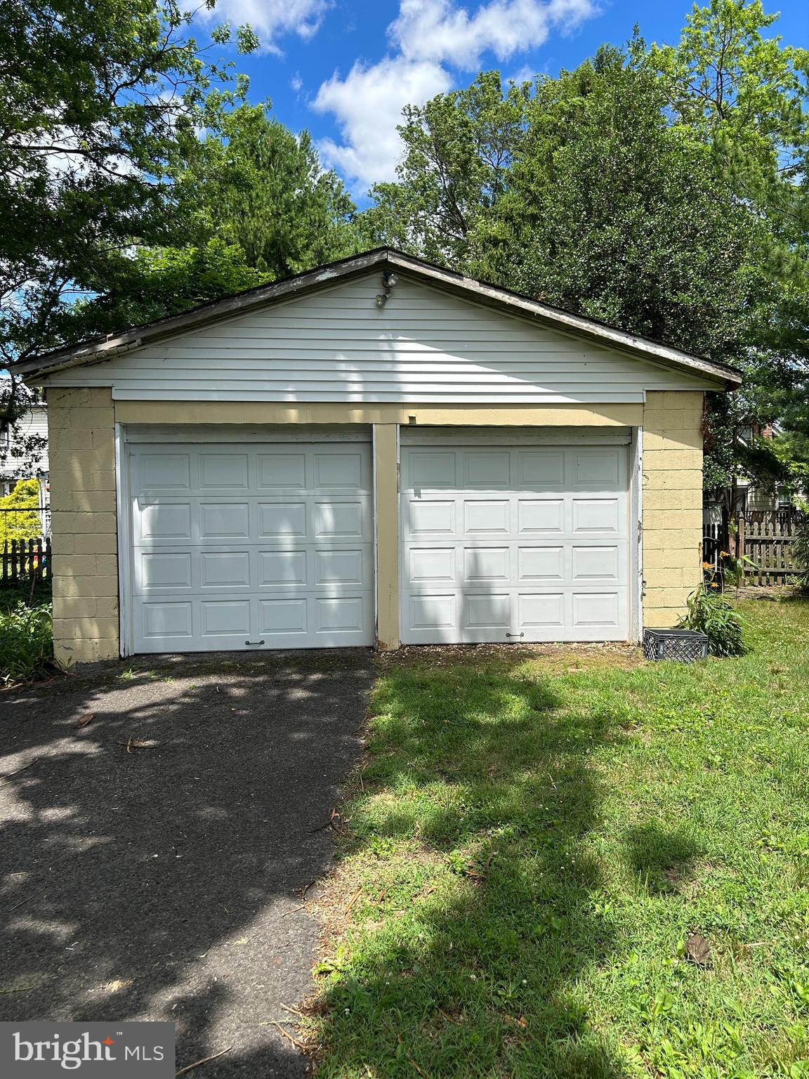 109 AKRON AVENUE