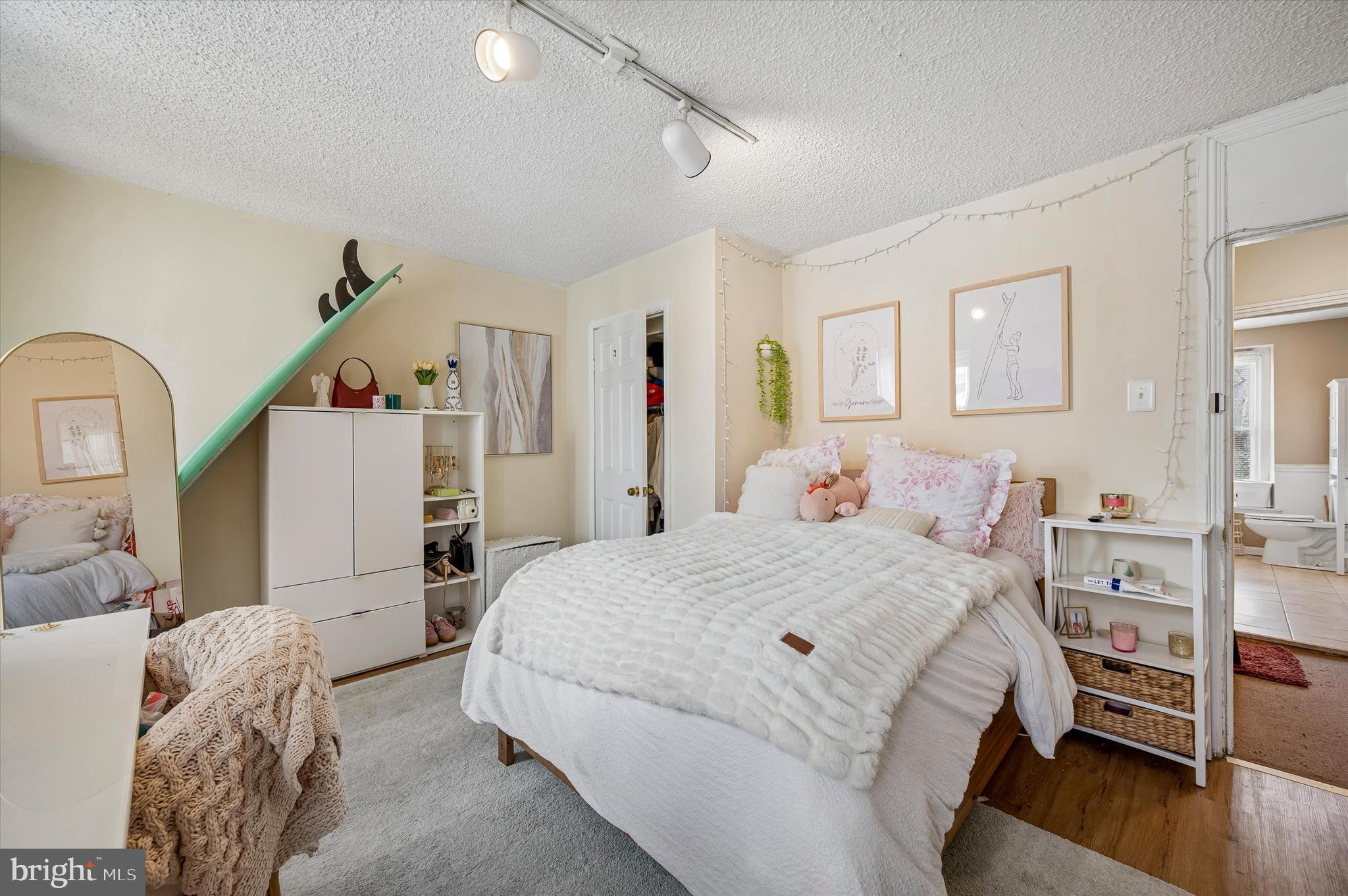 ROXBOROUGH - Residential