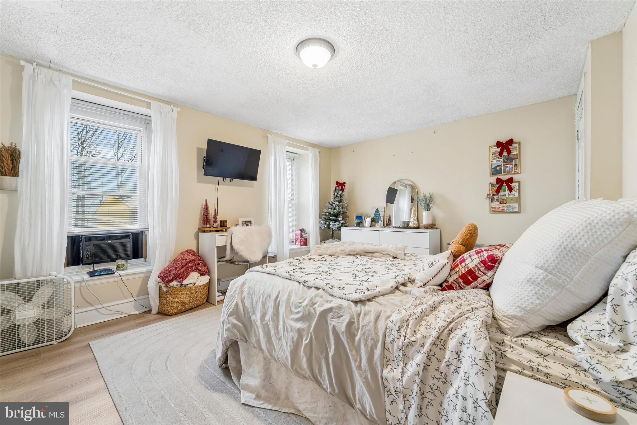 ROXBOROUGH - Residential