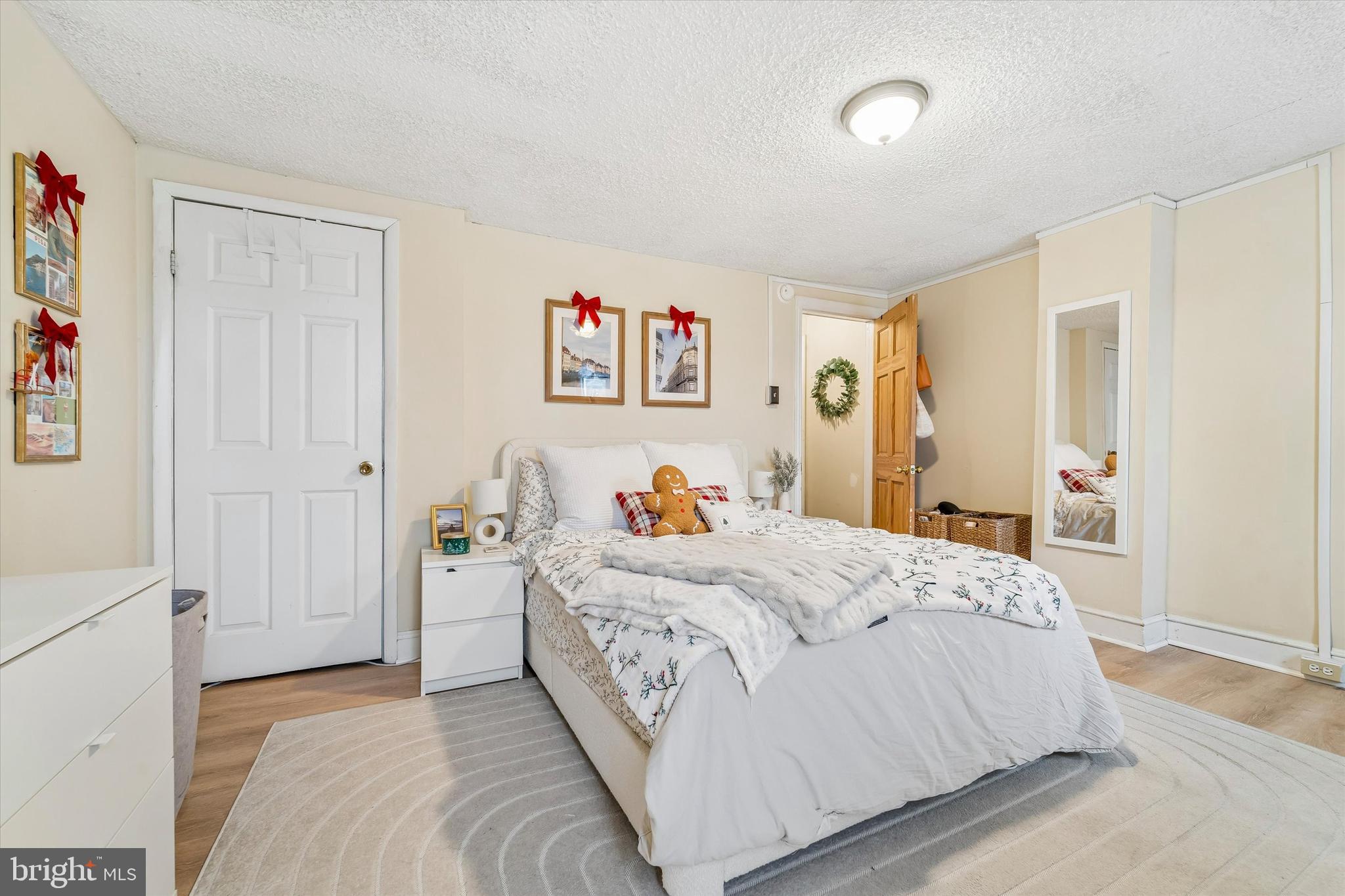 ROXBOROUGH - Residential