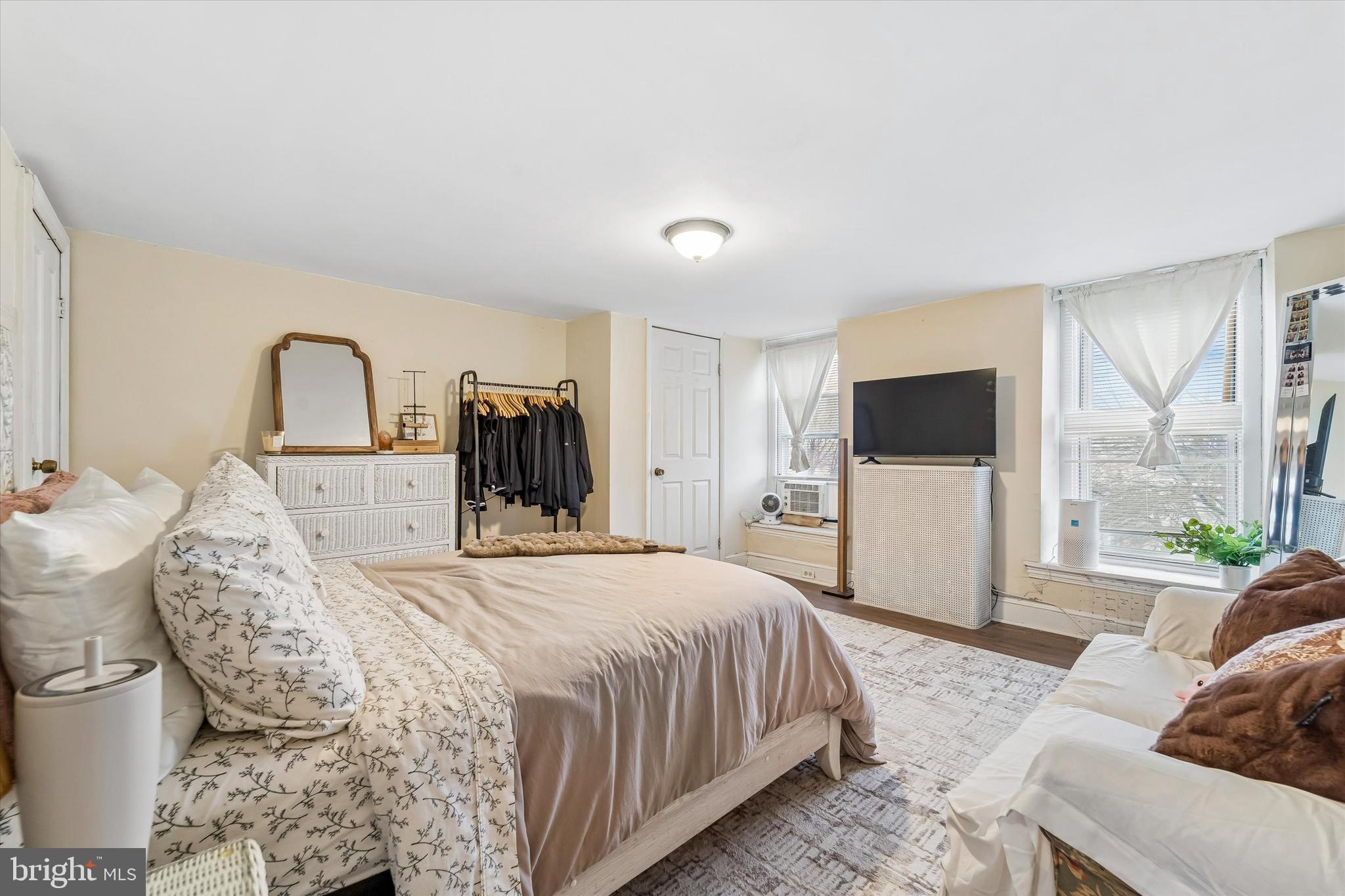 ROXBOROUGH - Residential