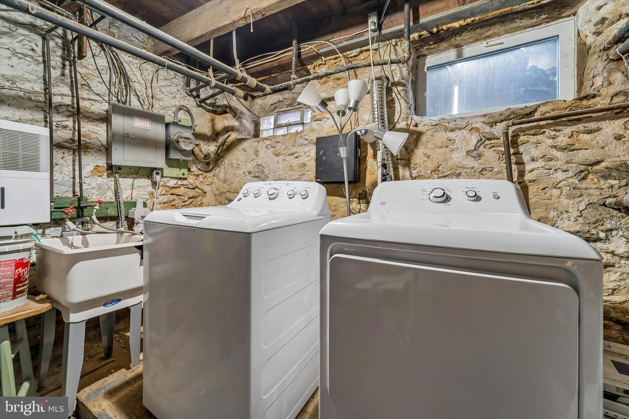 ROXBOROUGH - Residential