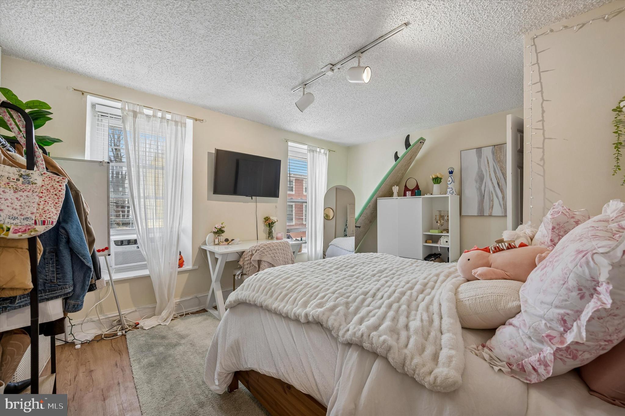 ROXBOROUGH - Residential