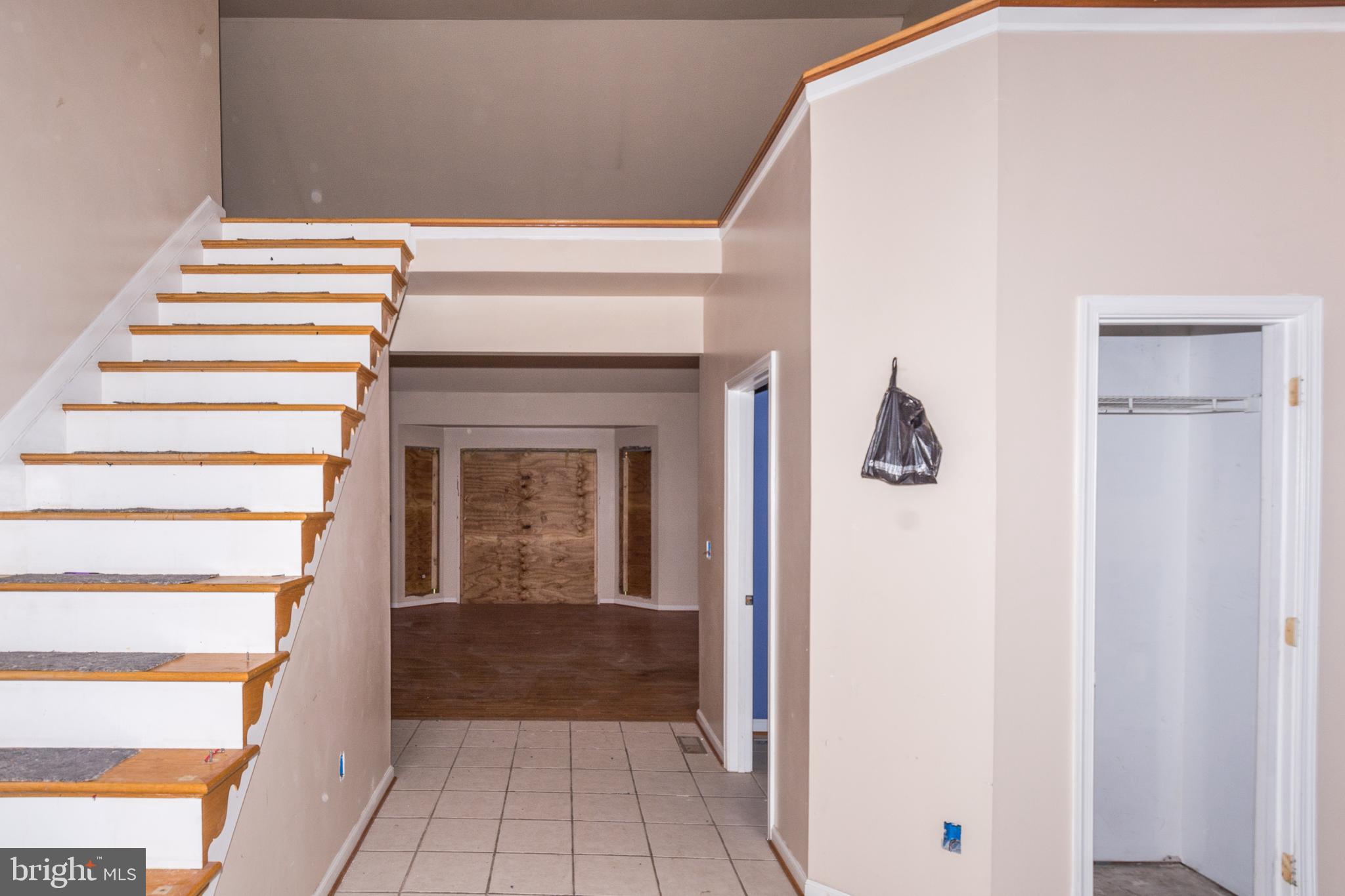 MIDDLE RIVER - Residential