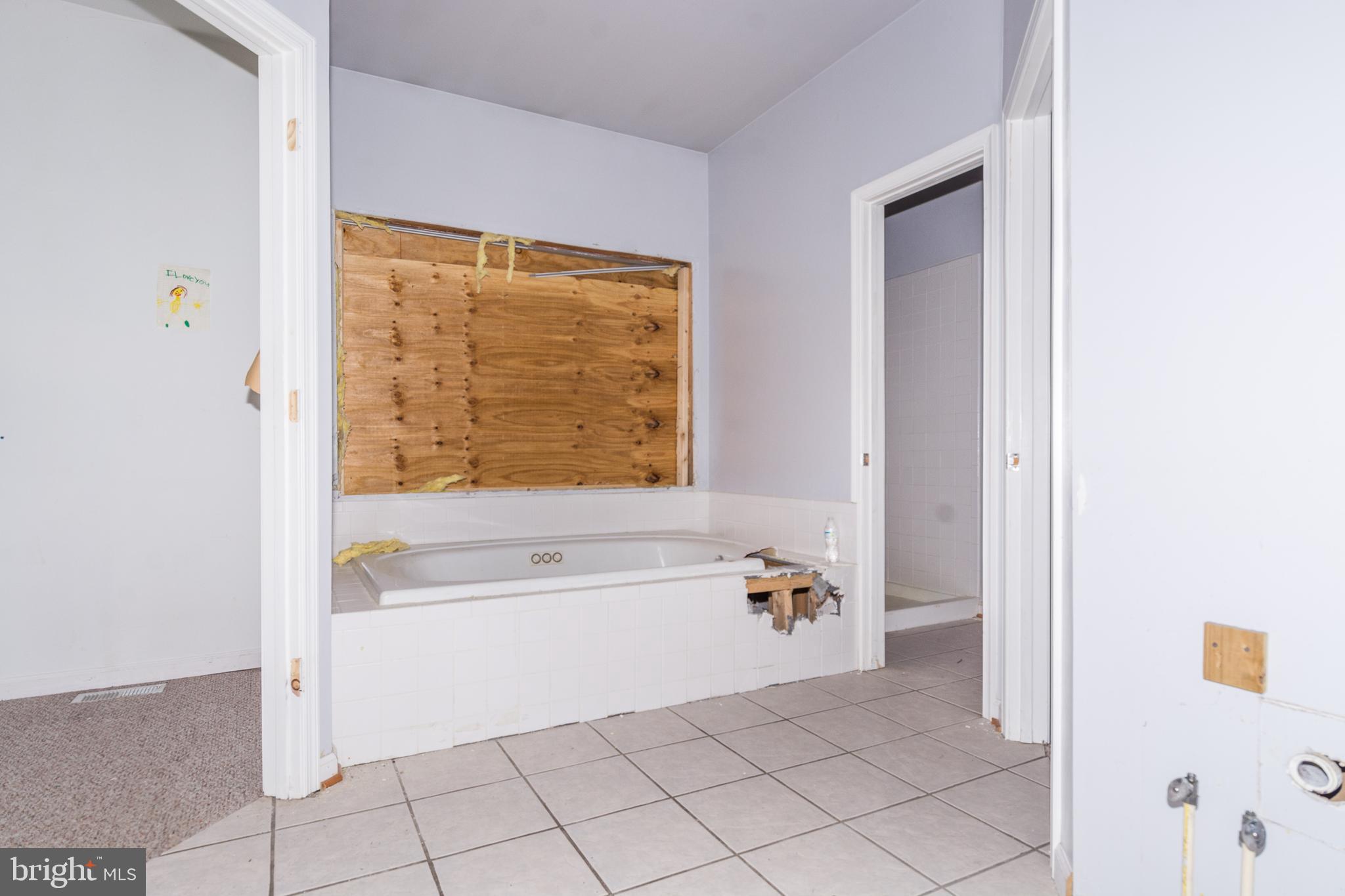 MIDDLE RIVER - Residential