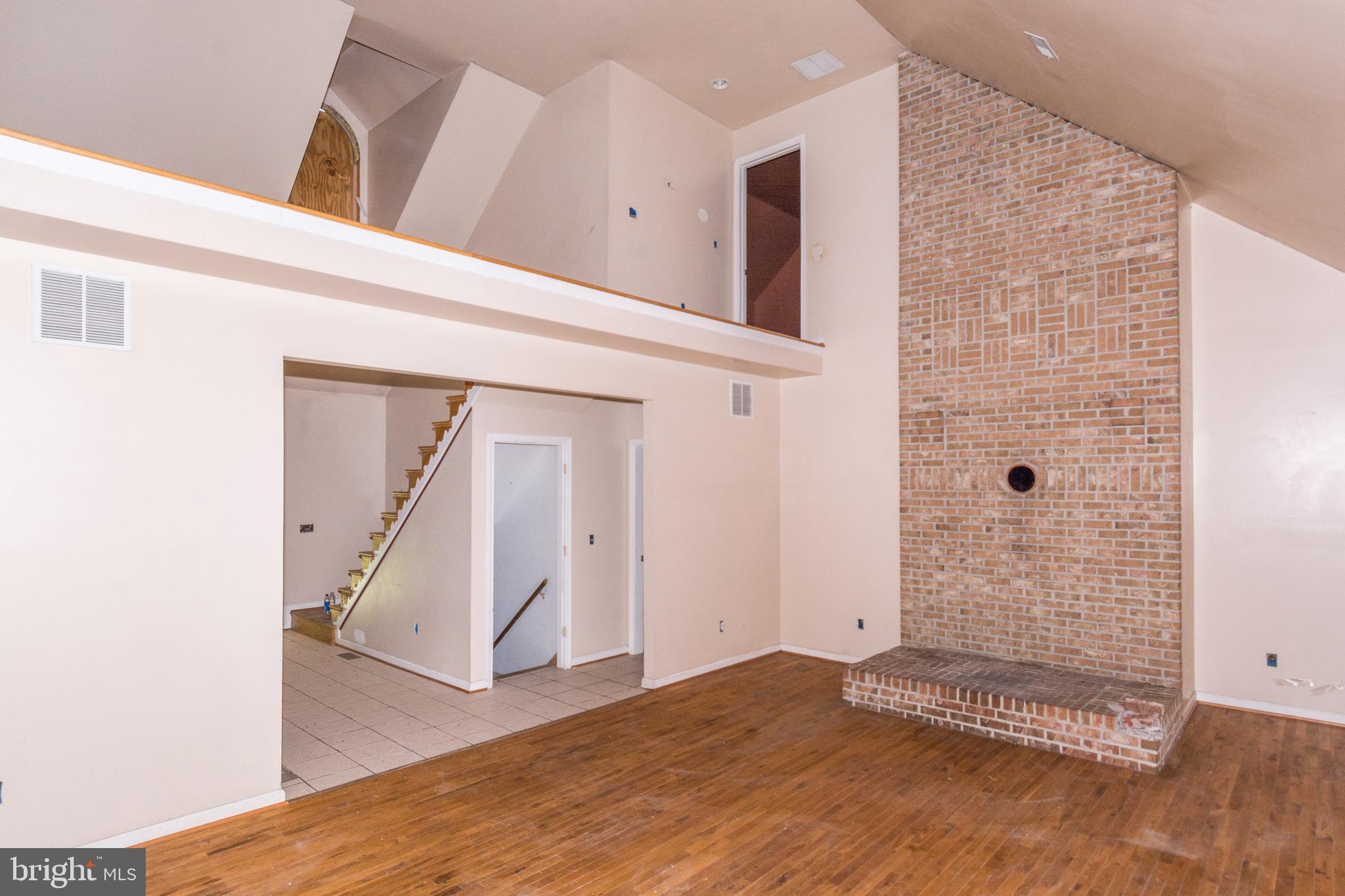 MIDDLE RIVER - Residential