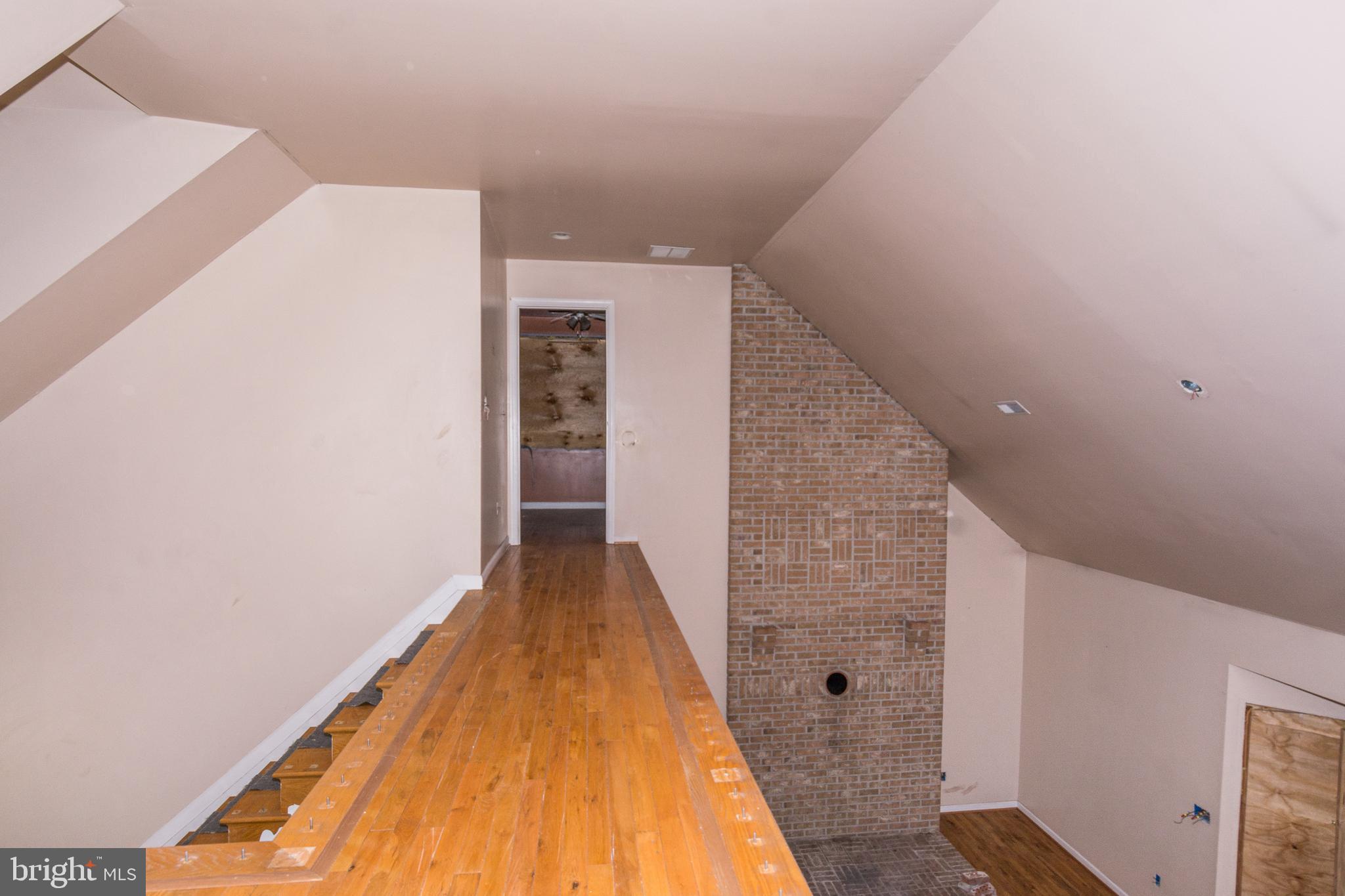 MIDDLE RIVER - Residential