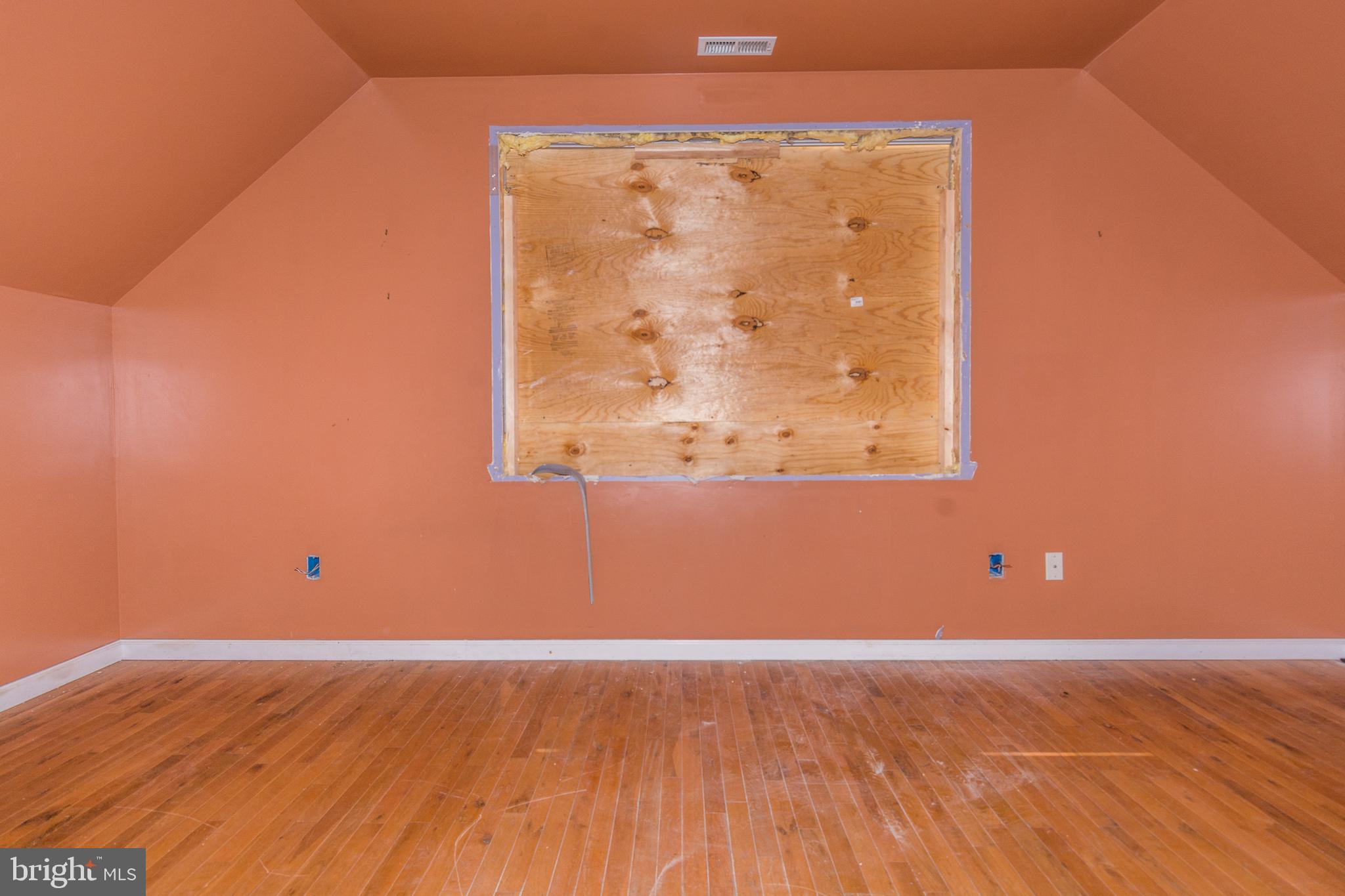 MIDDLE RIVER - Residential