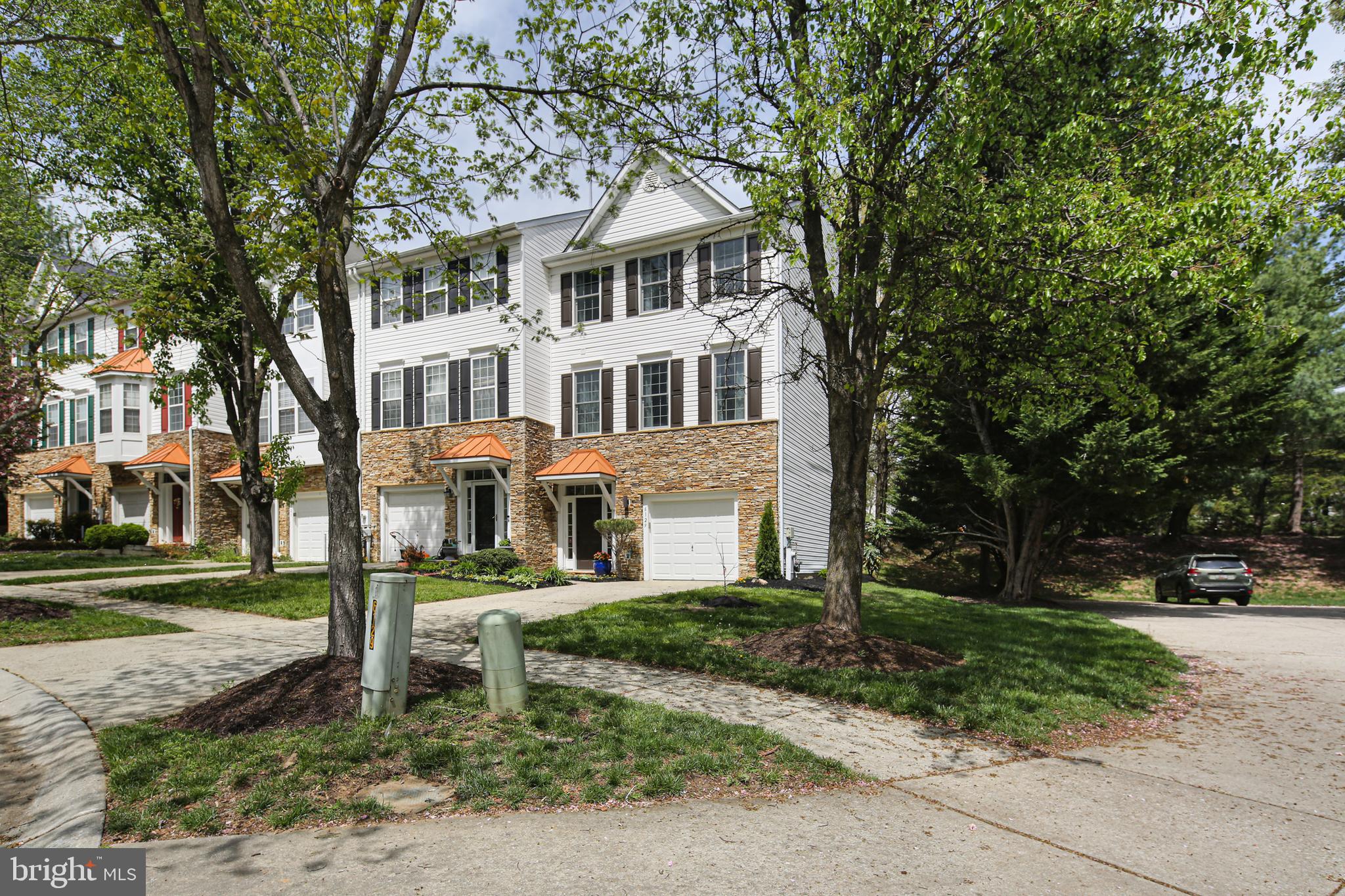 RIVER HILL - Residential