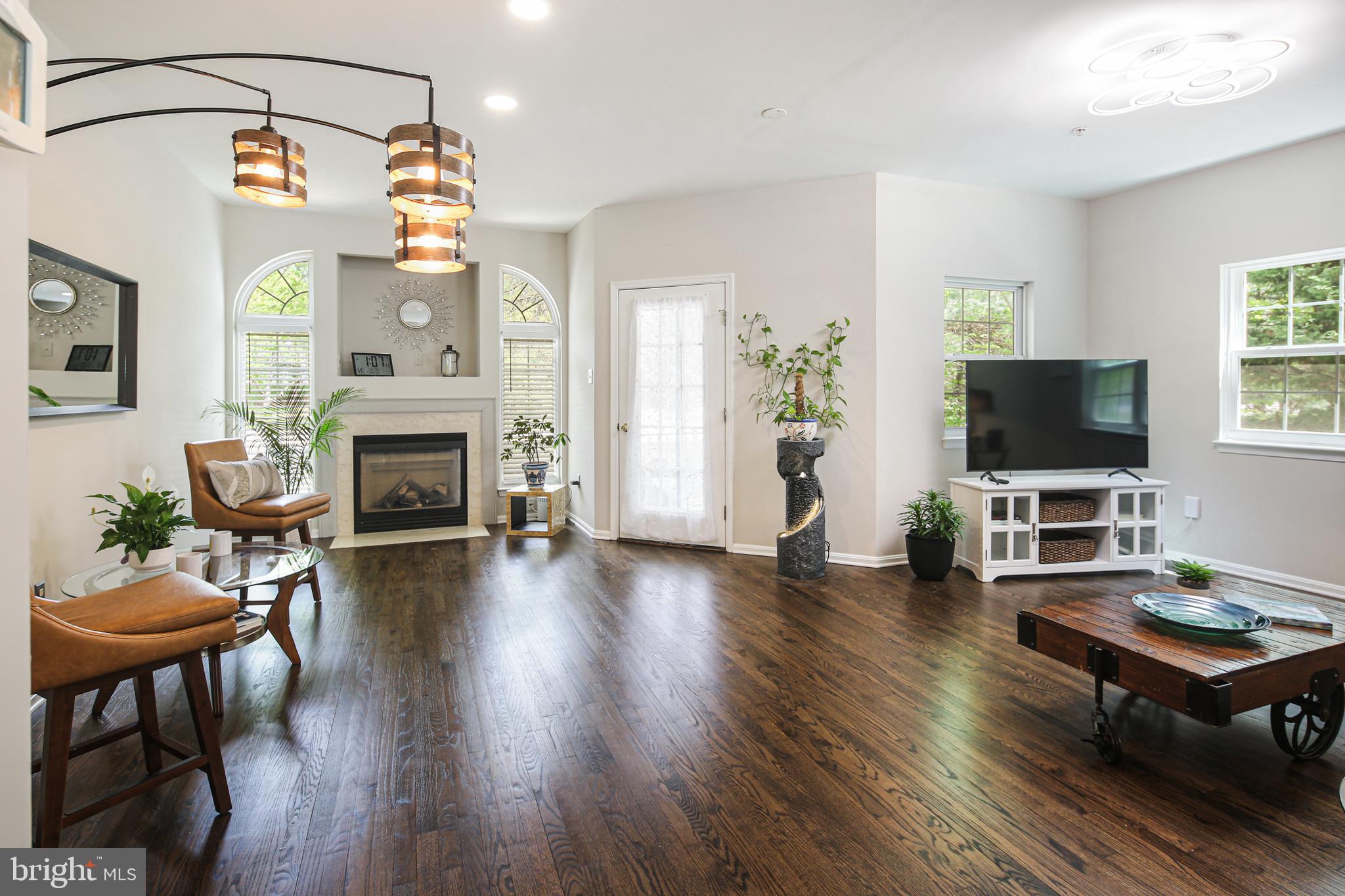 RIVER HILL - Residential