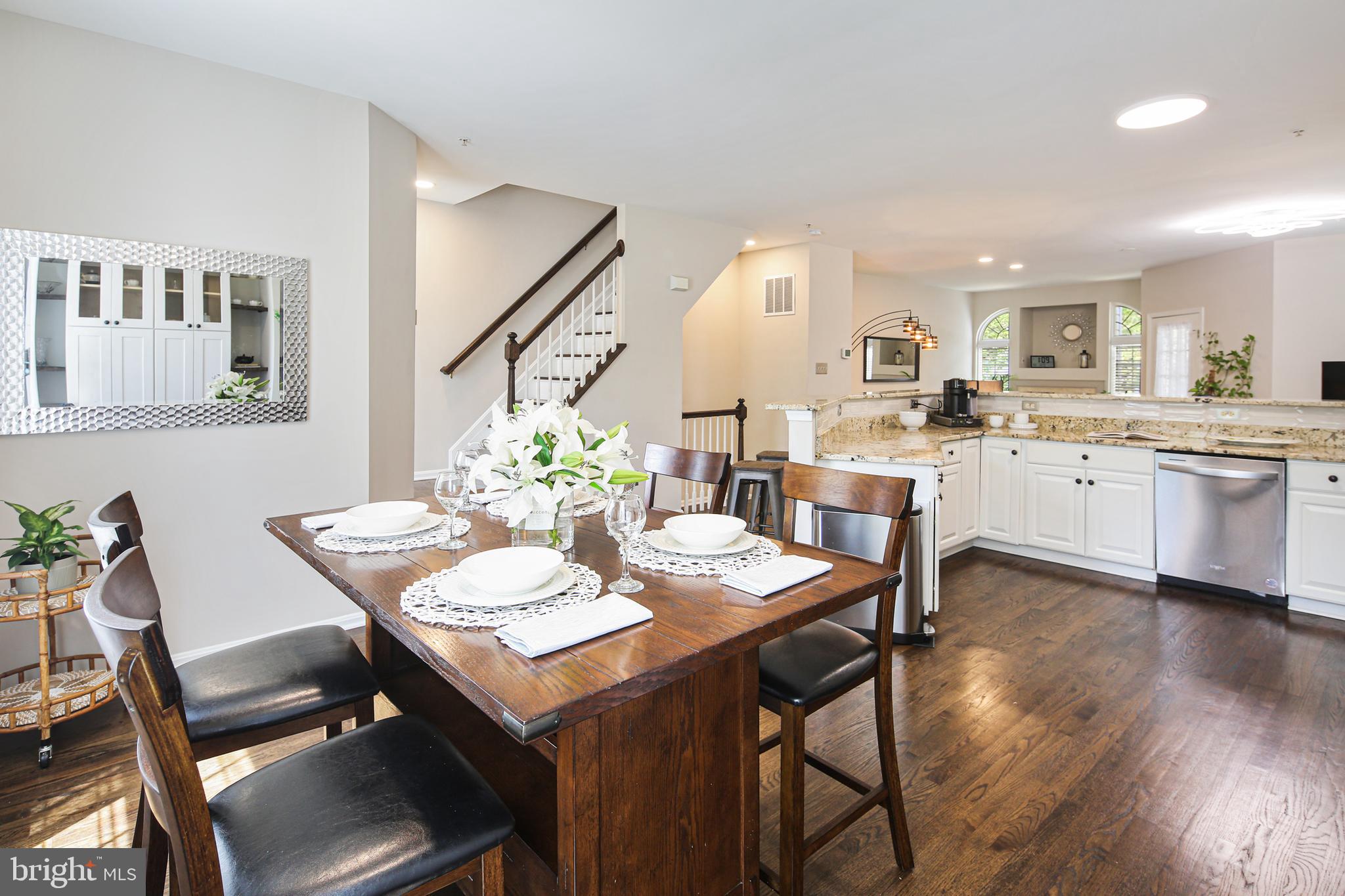 RIVER HILL - Residential