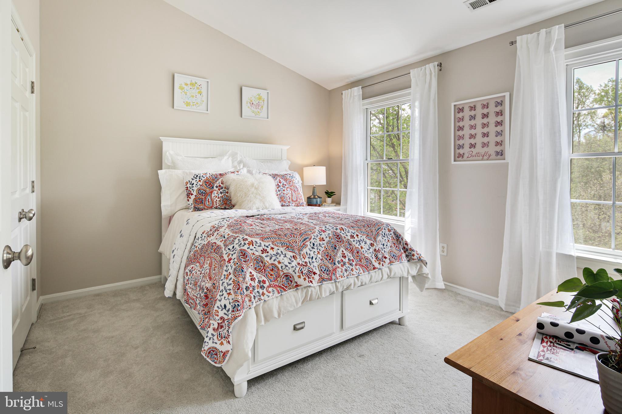 RIVER HILL - Residential