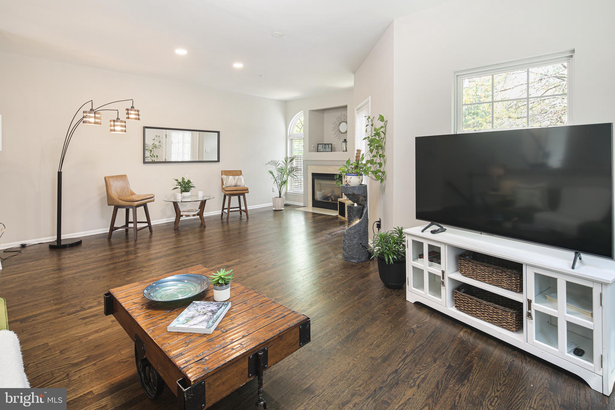 RIVER HILL - Residential