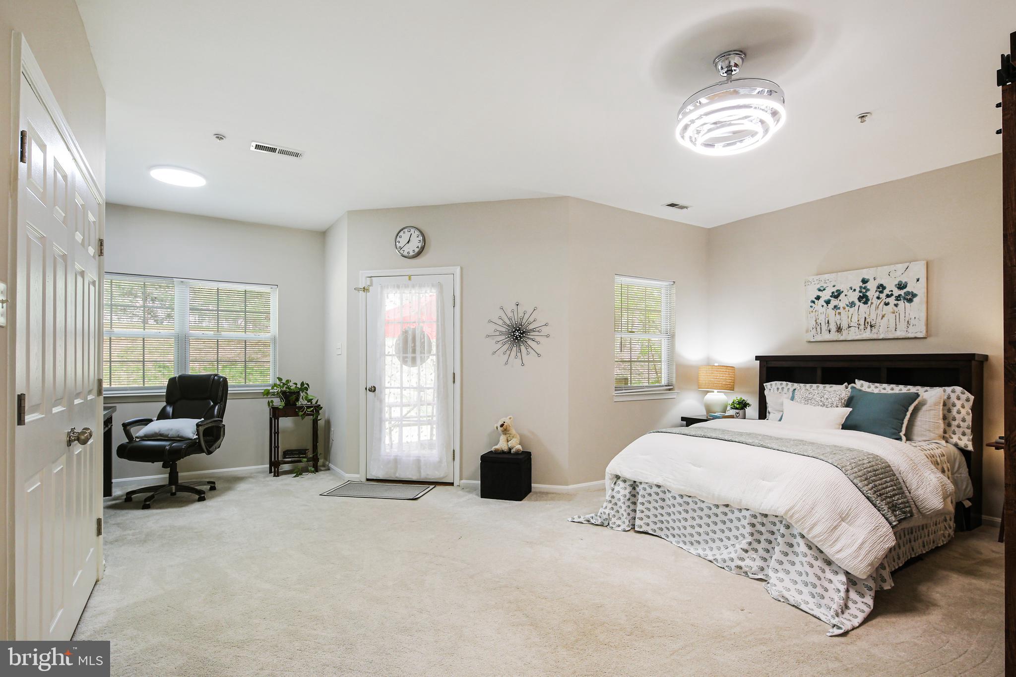 RIVER HILL - Residential