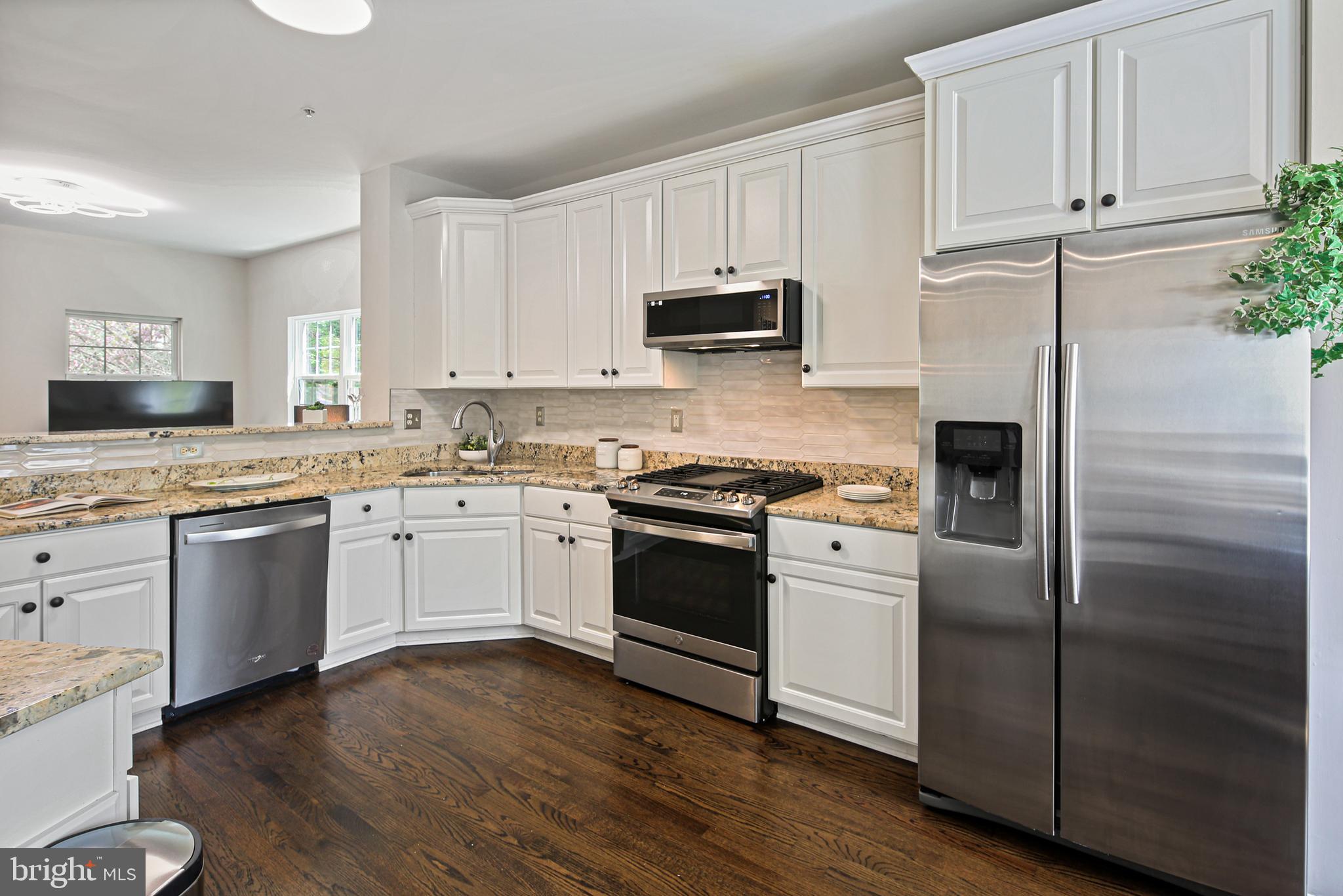 RIVER HILL - Residential