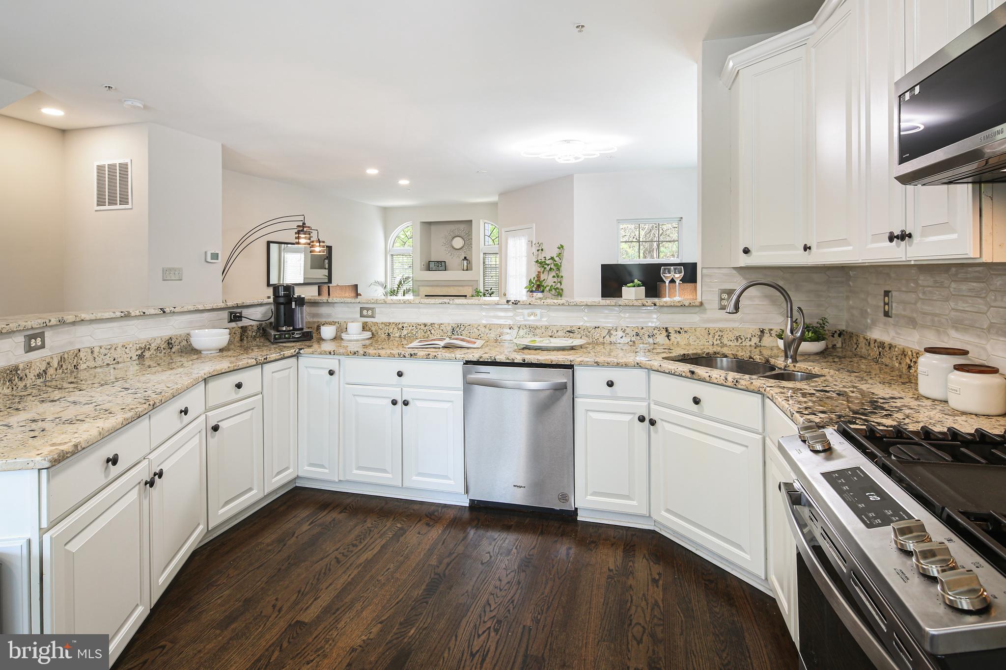 RIVER HILL - Residential