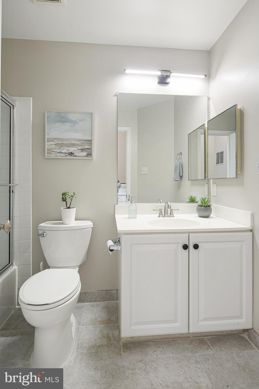 RIVER HILL - Residential