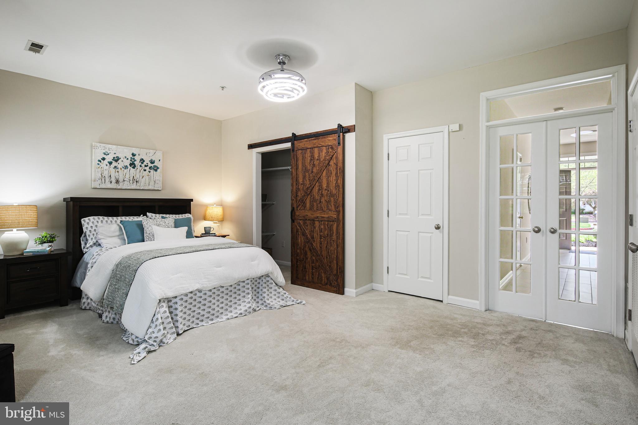 RIVER HILL - Residential