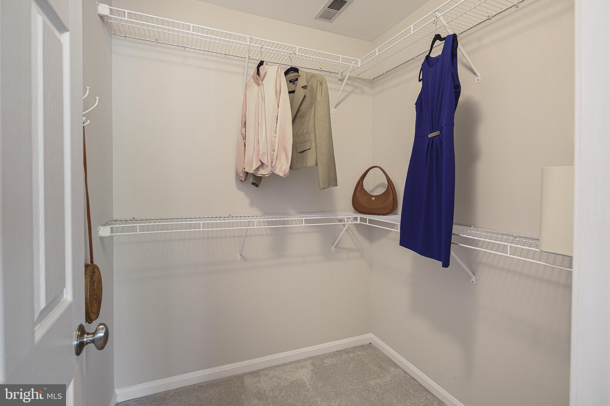 RIVER HILL - Residential