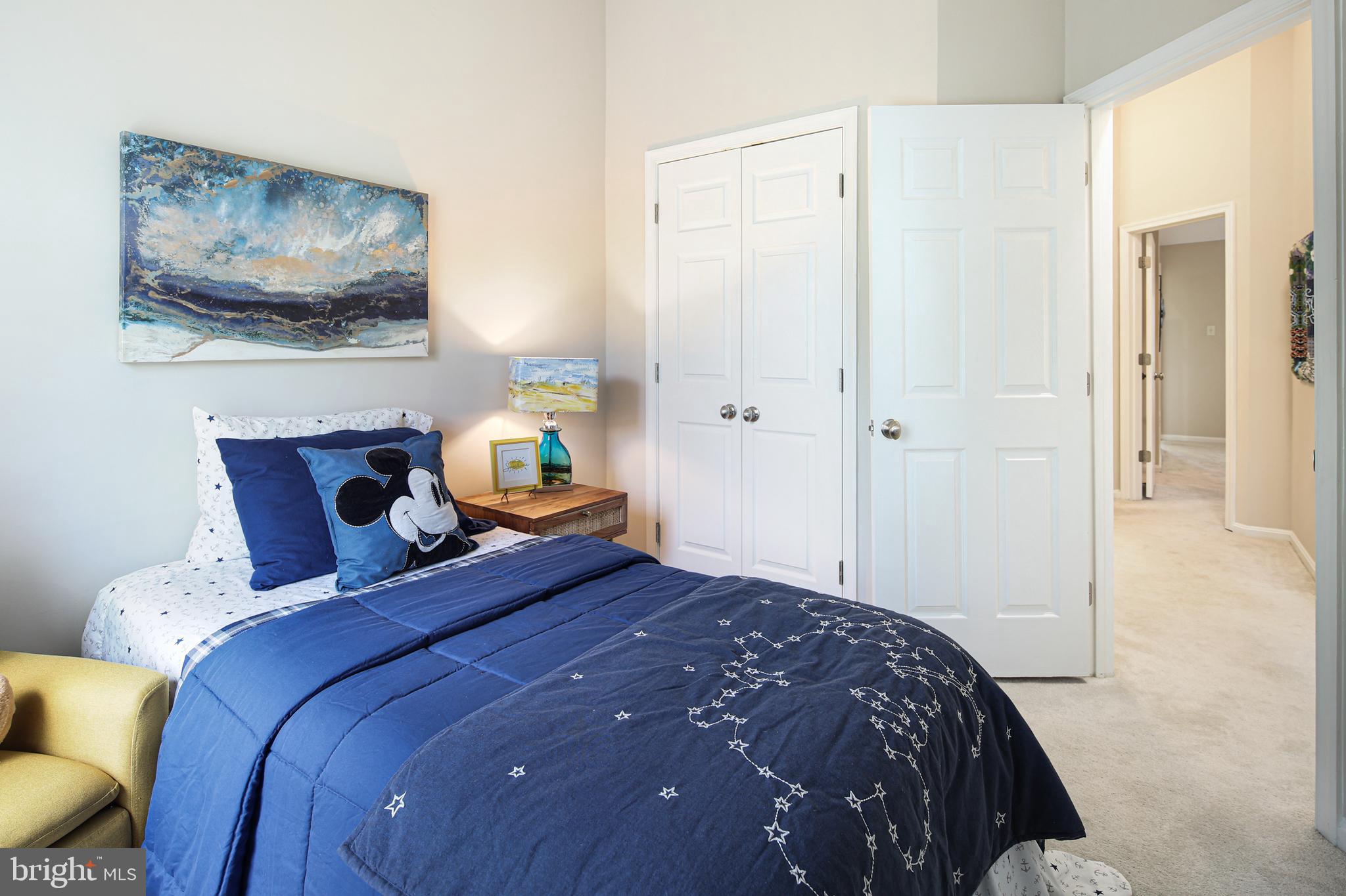 RIVER HILL - Residential