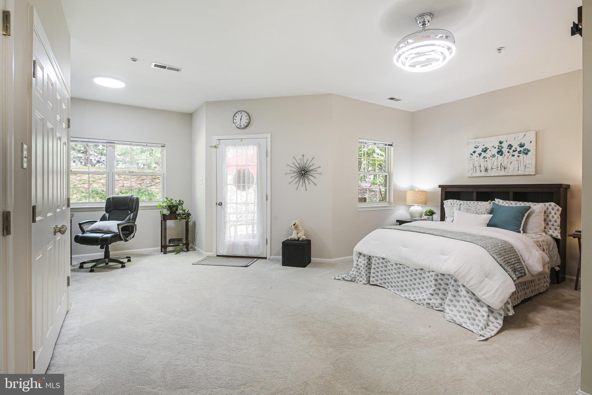 RIVER HILL - Residential