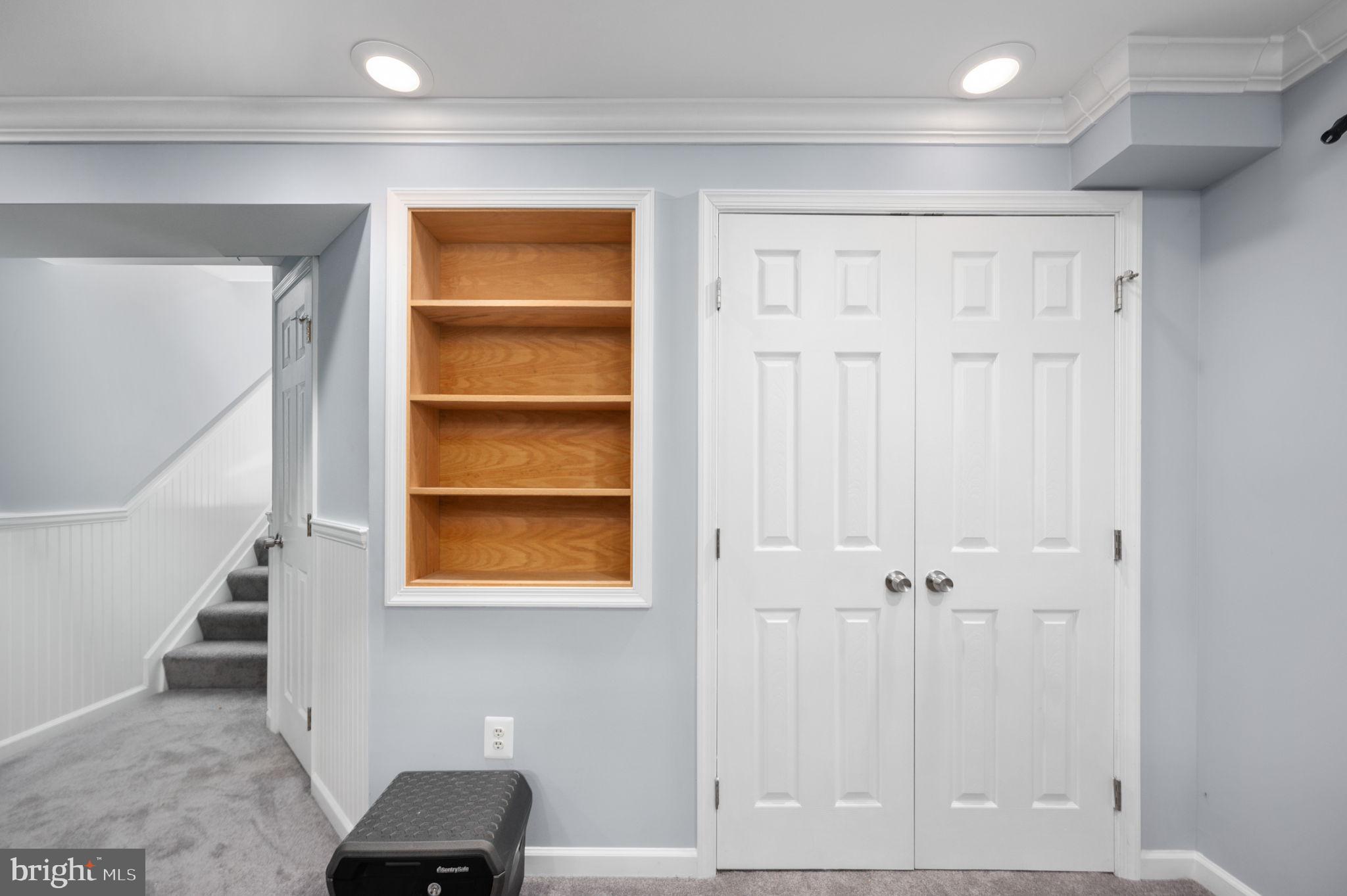 MONTCLAIR - Residential