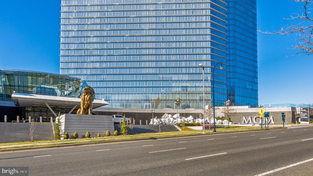 FOREST HEIGHTS - Residential