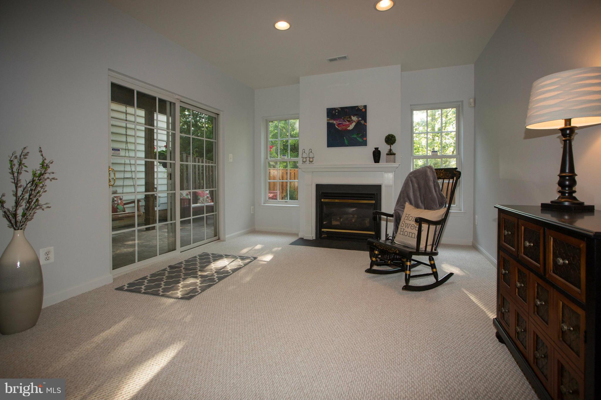 GOVERNORS GROVE - Residential