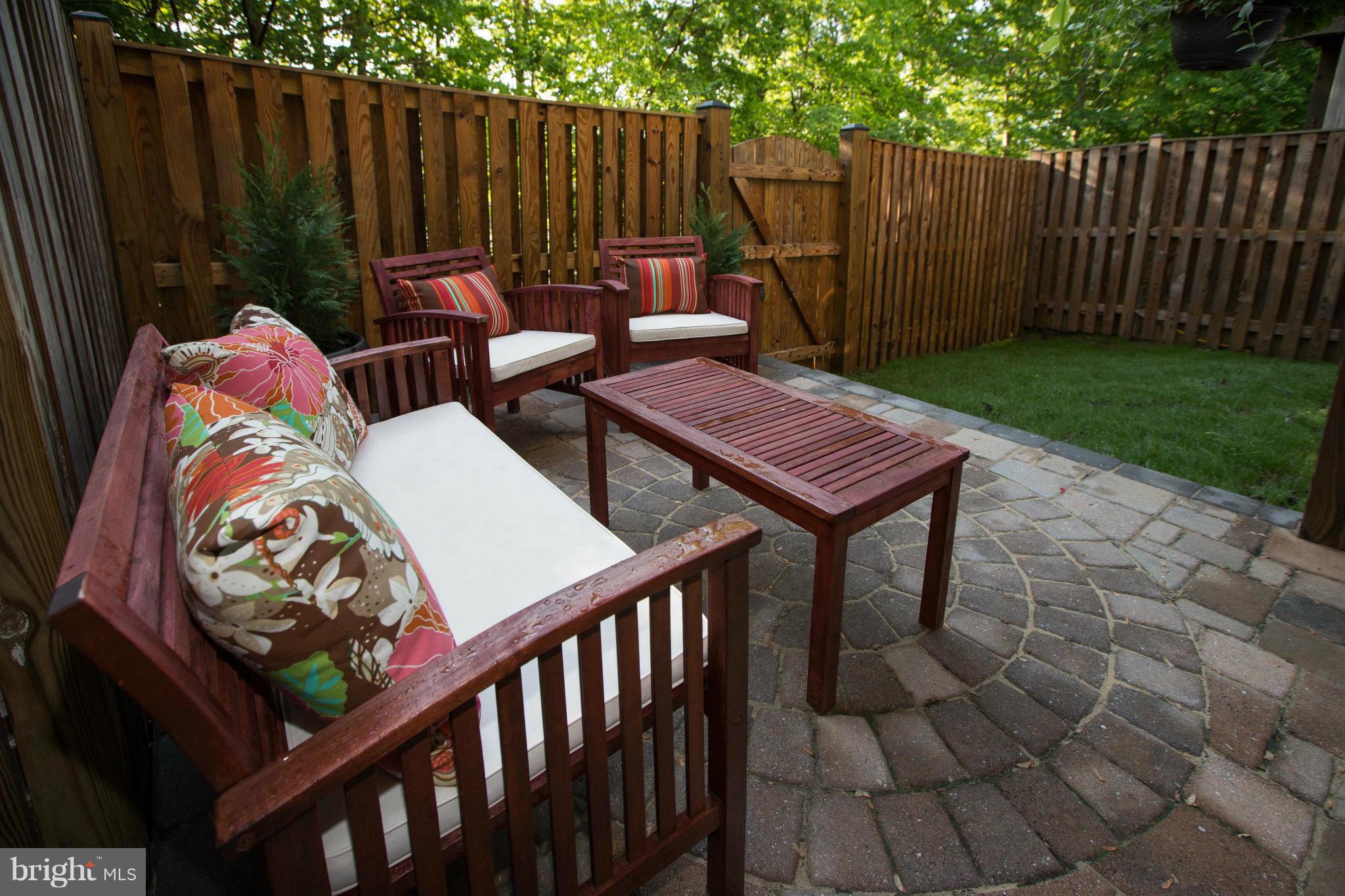 GOVERNORS GROVE - Residential