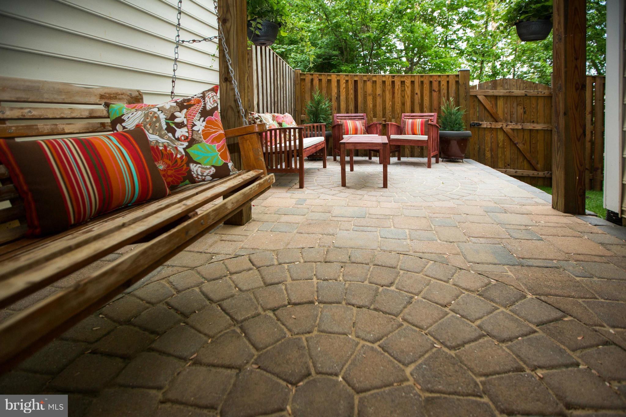 GOVERNORS GROVE - Residential