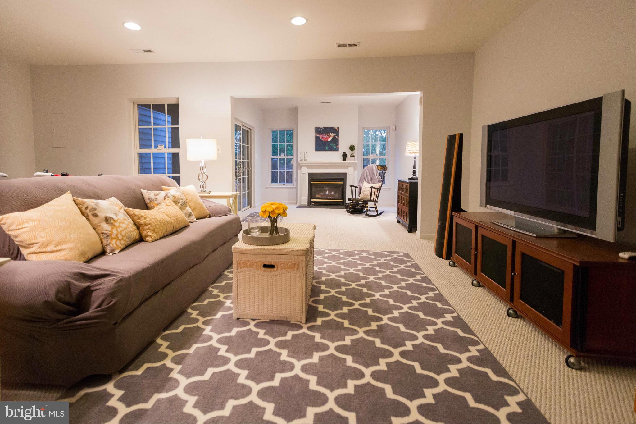 GOVERNORS GROVE - Residential