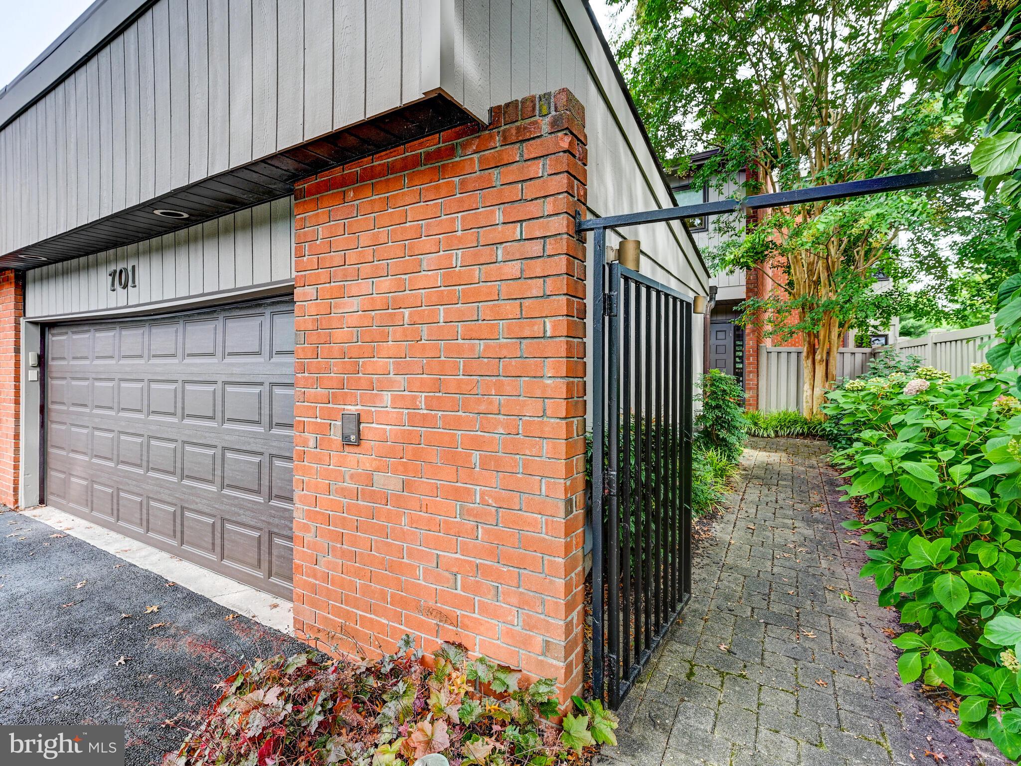 STEVENSON POST - Residential