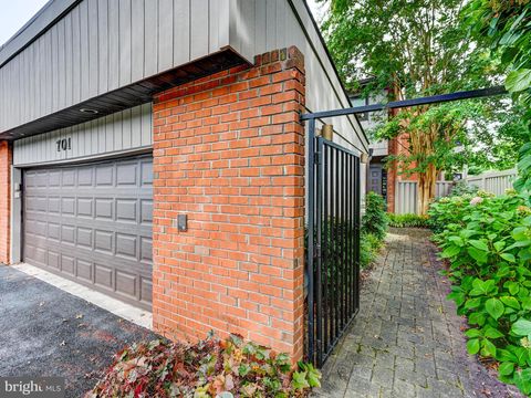 701 OLD CROSSING DRIVE BALTIMORE MD 21208
