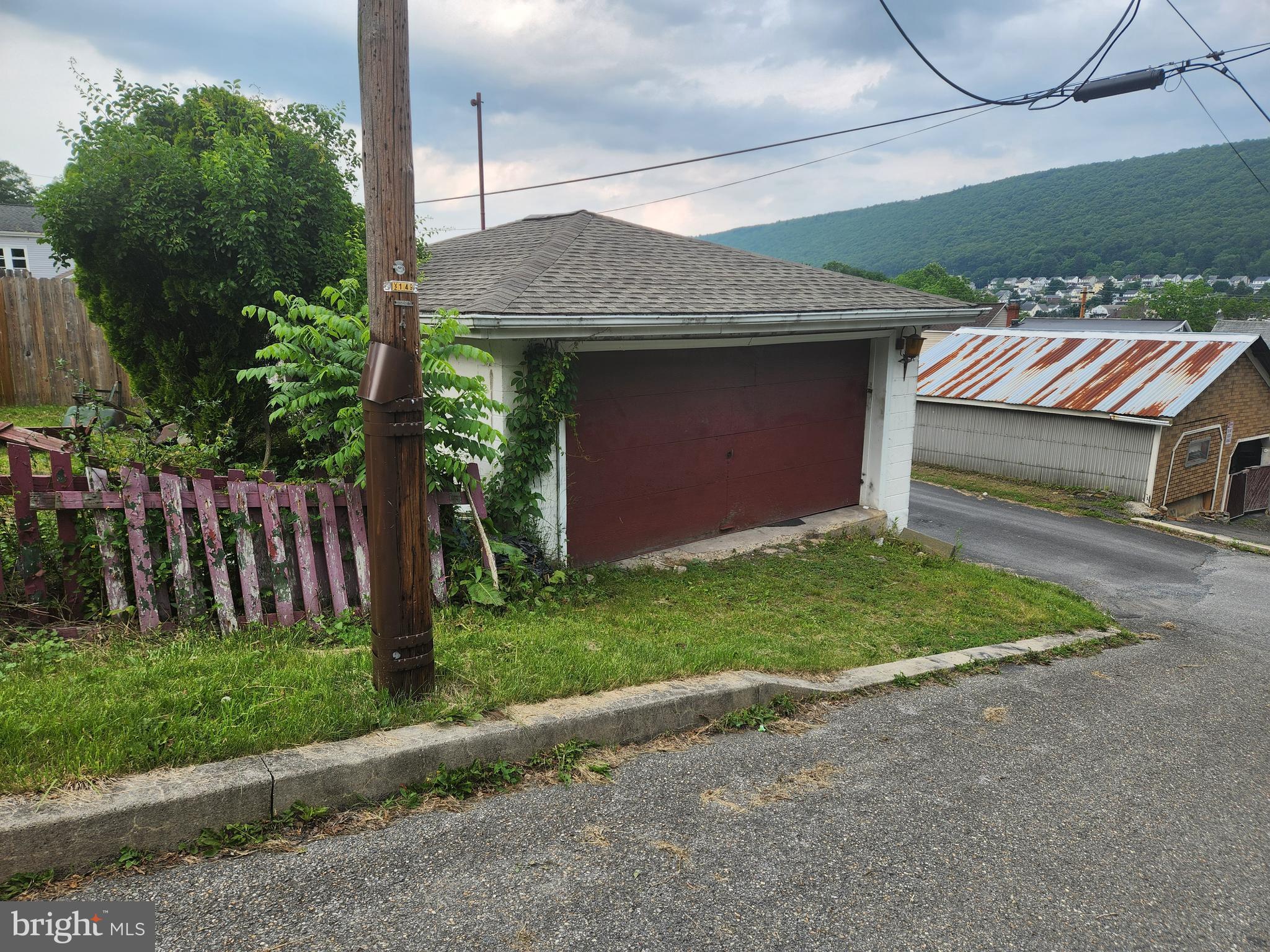 64 W GARIBALDI AVENUE
