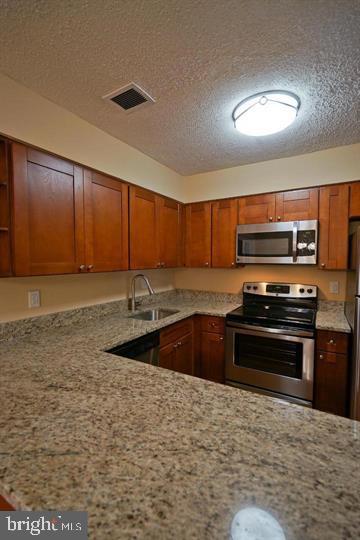 RESTON - Residential Lease