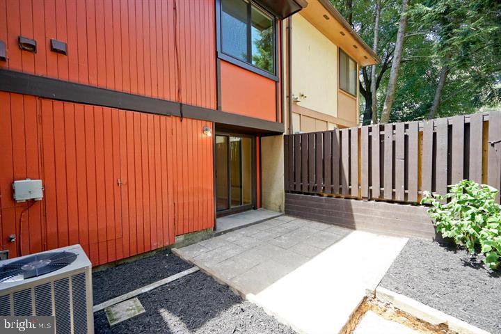 RESTON - Residential Lease