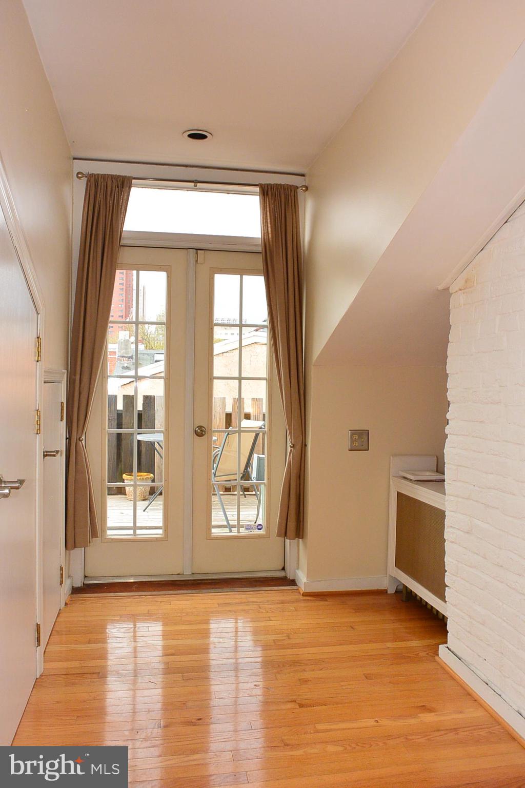 FEDERAL HILL HISTORIC DISTRICT - Residential Lease