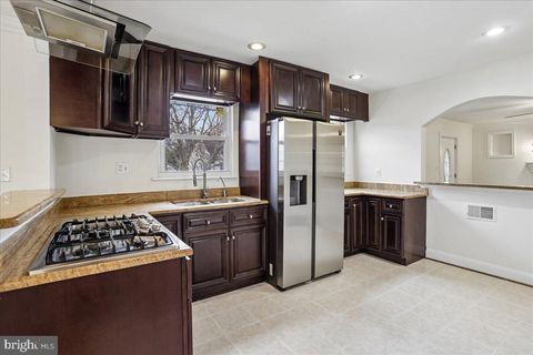 Tiny photo for 1721 S Monroe Street S, ARLINGTON, VA 22204 (MLS # VAAR2069188)