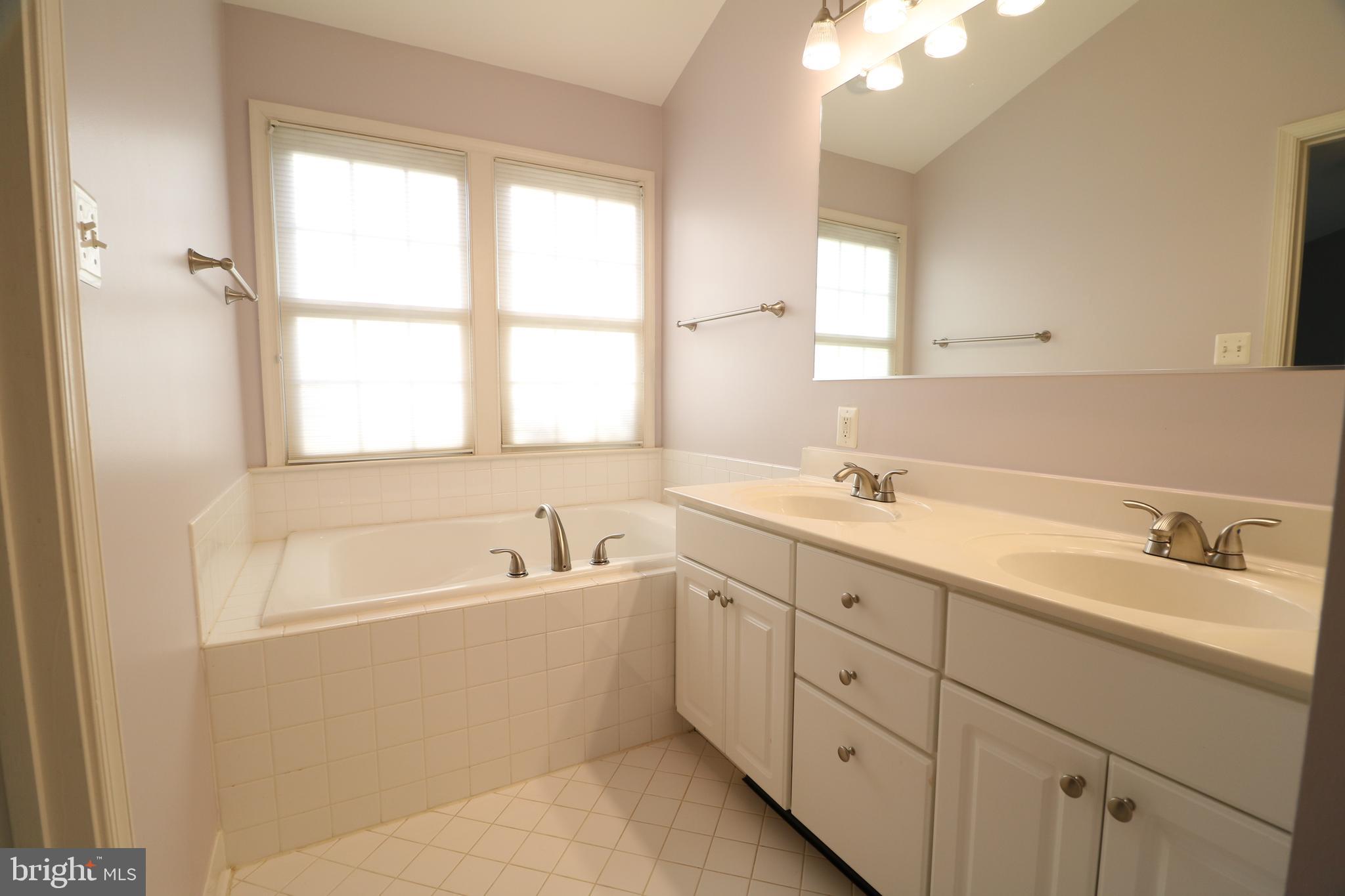 RANDOM HILLS LAND BAY - Residential Lease