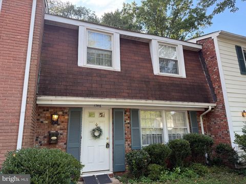 Photo of 1746 Floral Court, CROFTON, MD 21114 (MLS # MDAA2124494) Photo of 1746 Floral Court, CROFTON, MD 21114 (MLS # MDAA2124494)