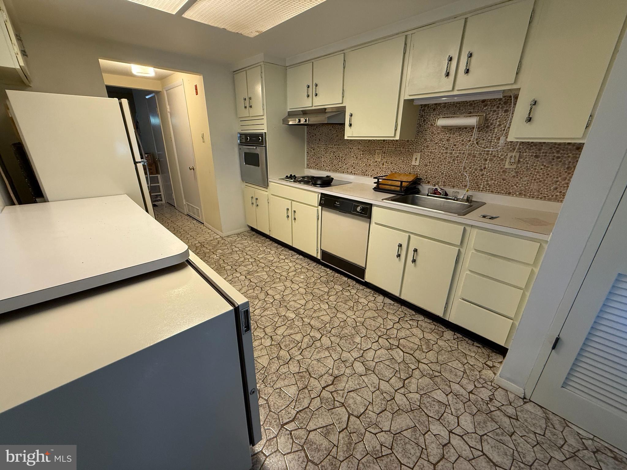 CROFTON TOWNE - Residential