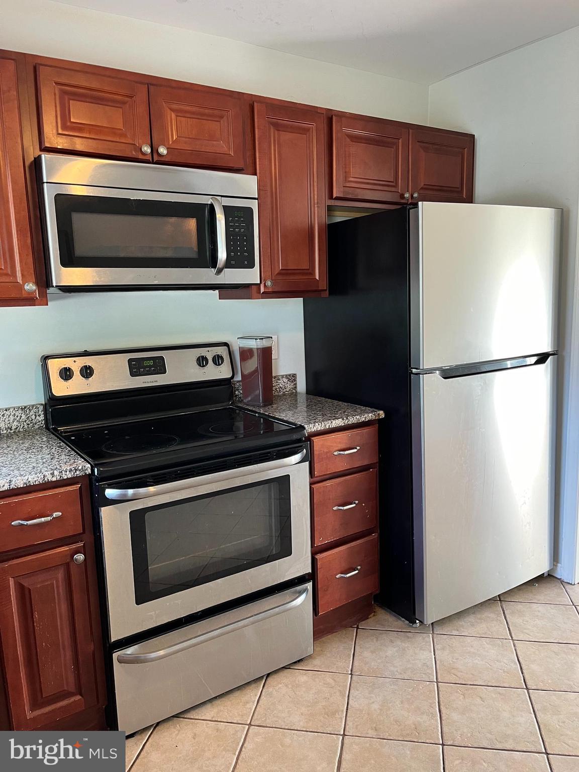 THOMSON ESTATES - Residential