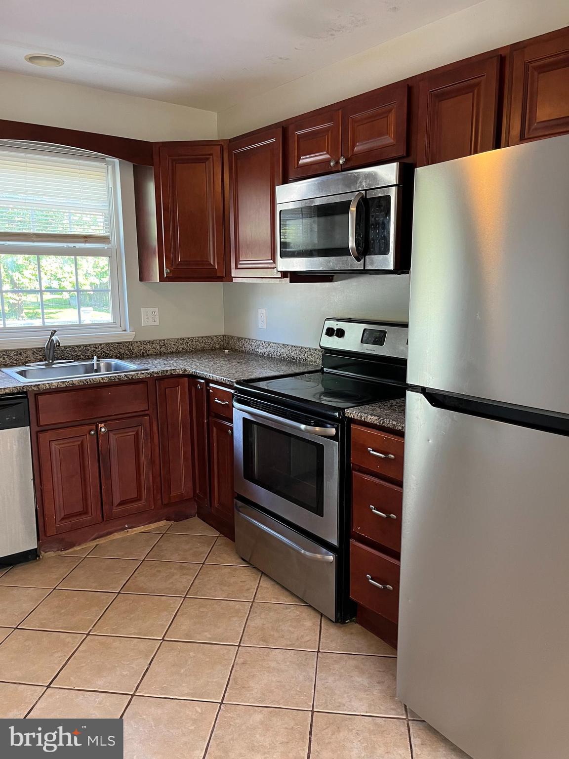 THOMSON ESTATES - Residential