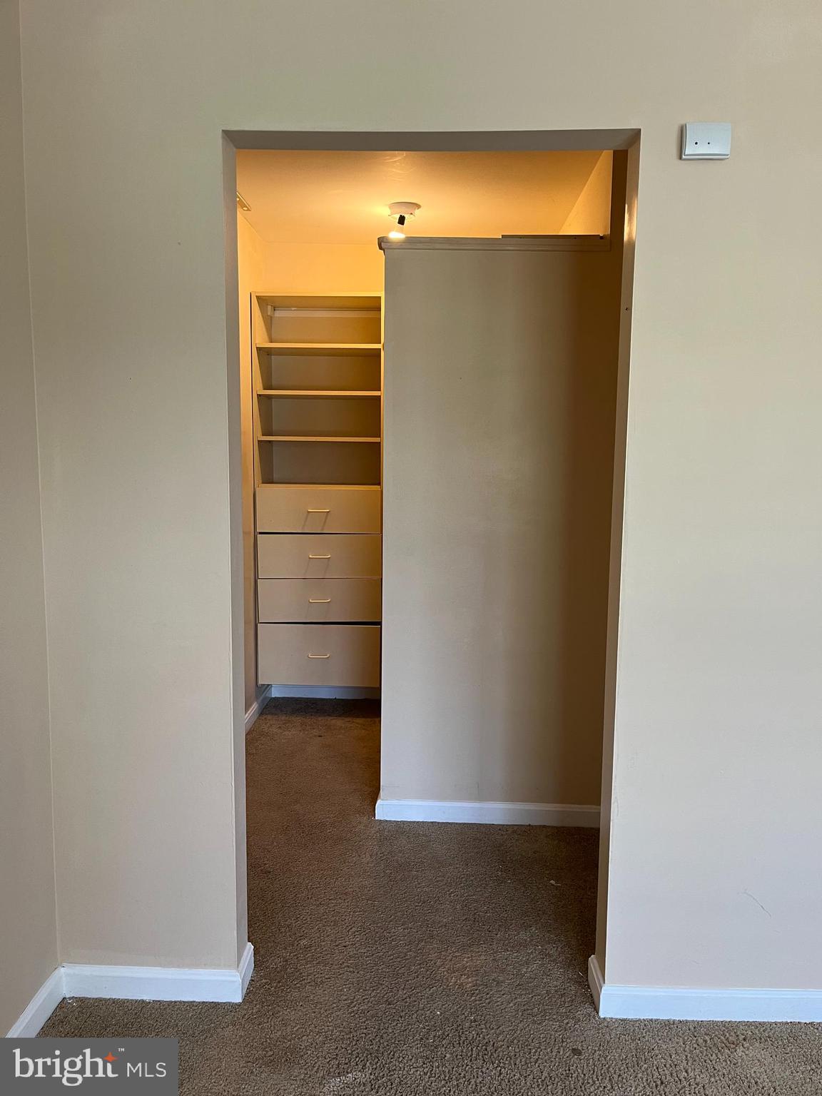 THOMSON ESTATES - Residential