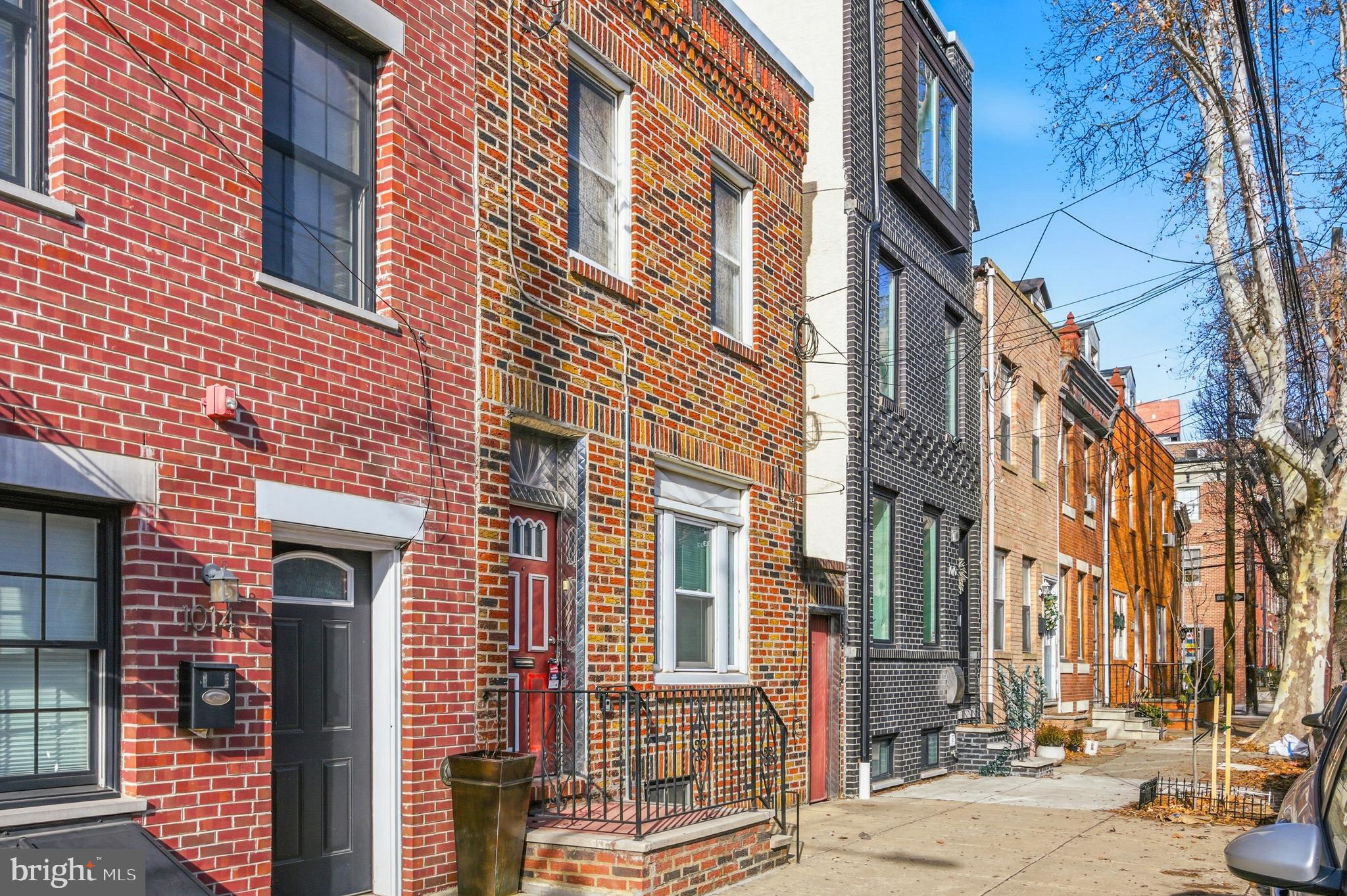 QUEEN VILLAGE - Residential