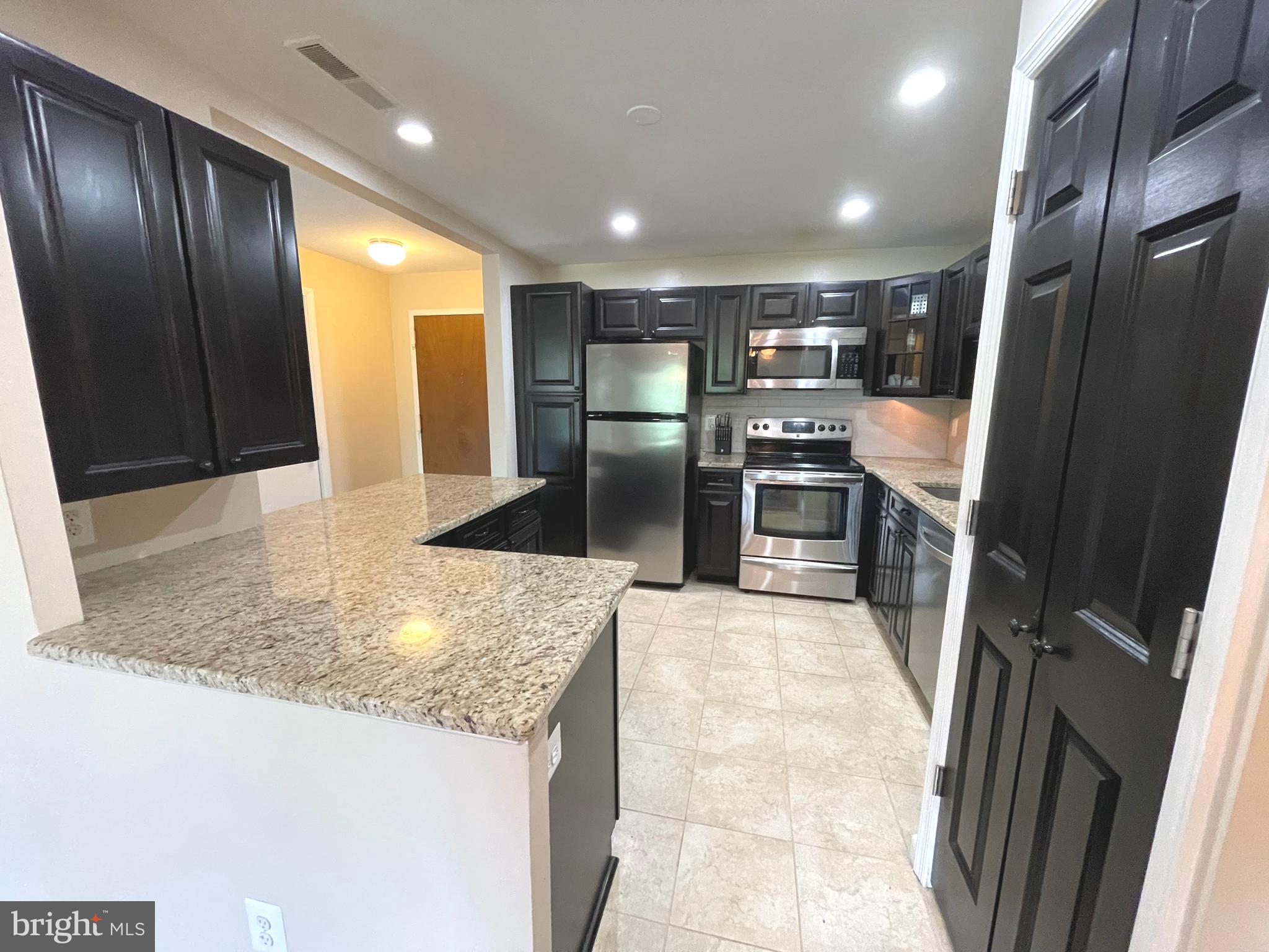 WESTLAKE PARK - Residential Lease