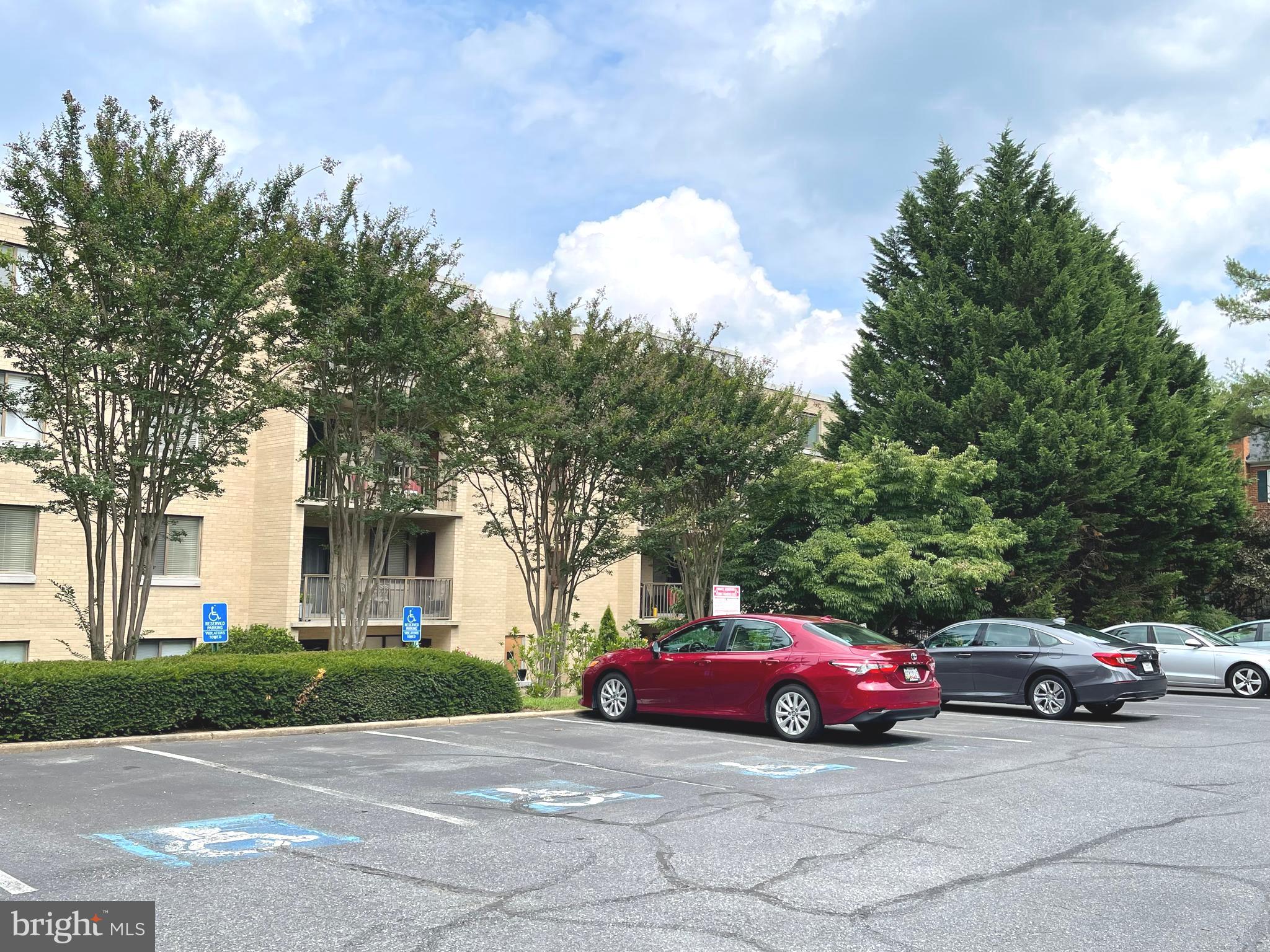 WESTLAKE PARK - Residential Lease