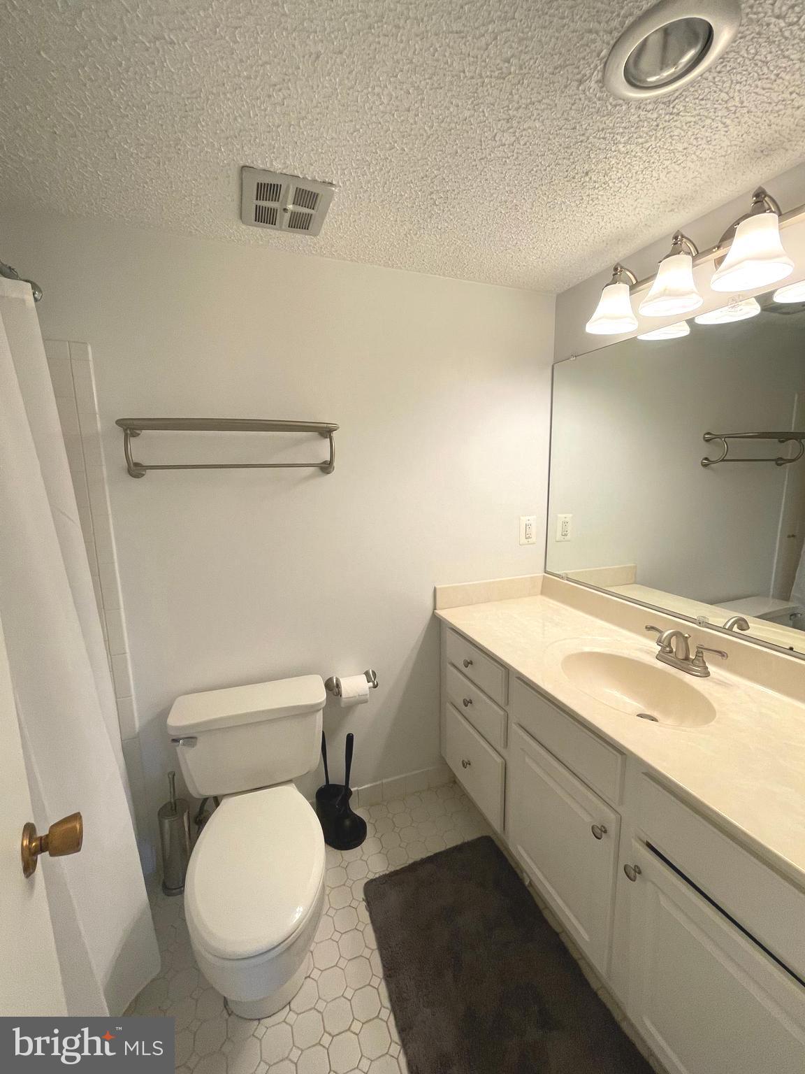 WESTLAKE PARK - Residential Lease